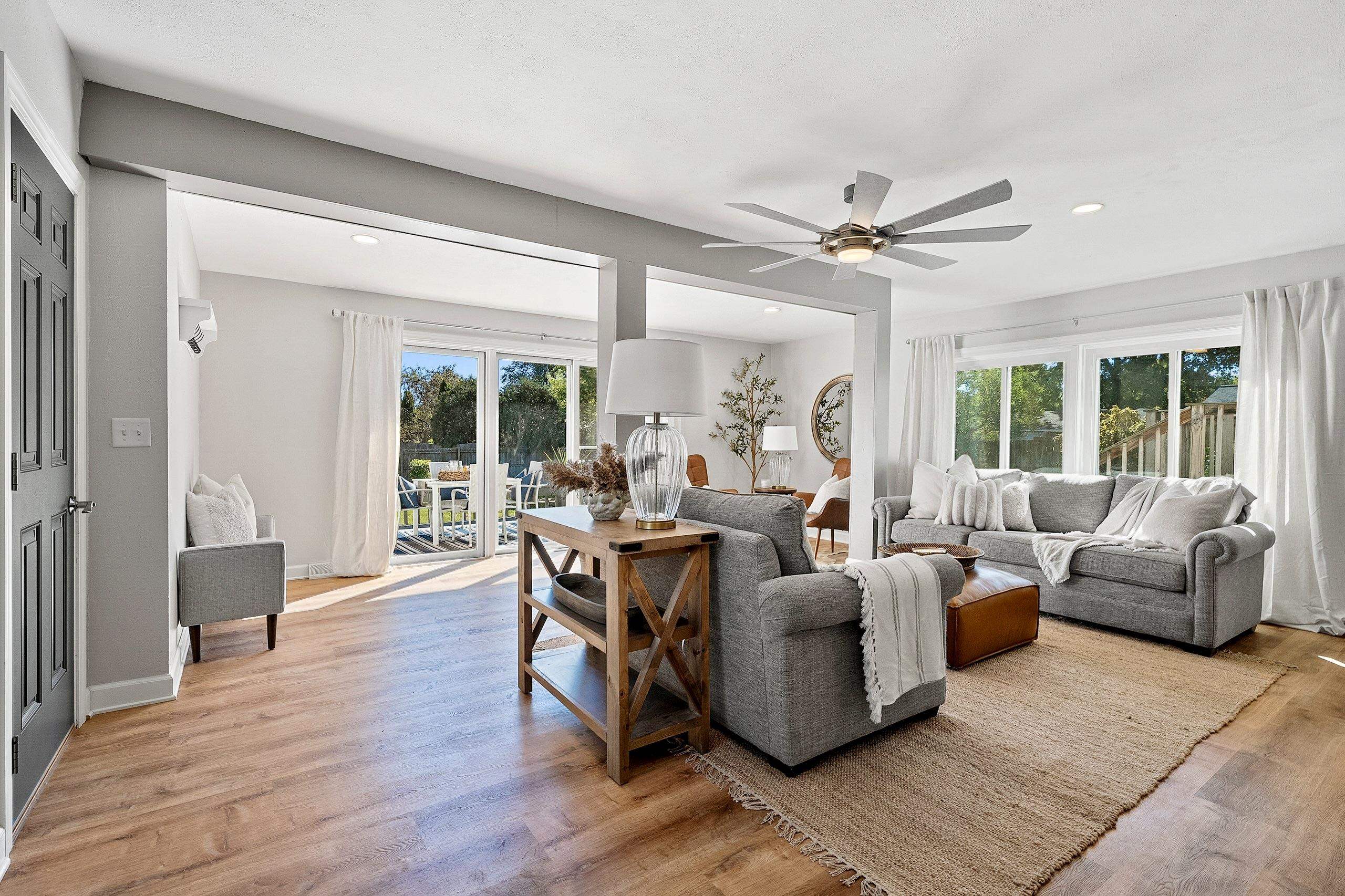 3313 S WEBSTER Avenue