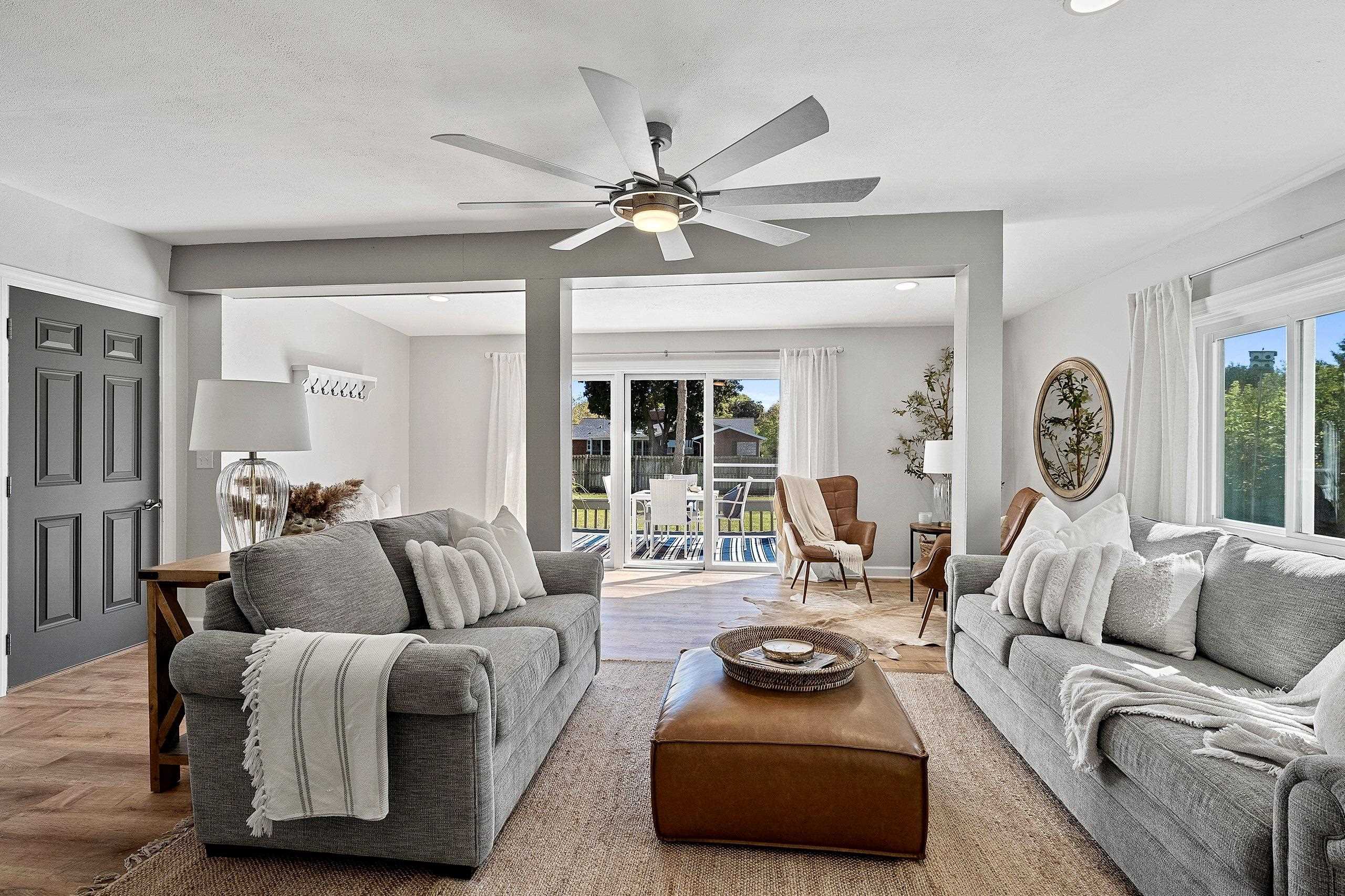 3313 S WEBSTER Avenue