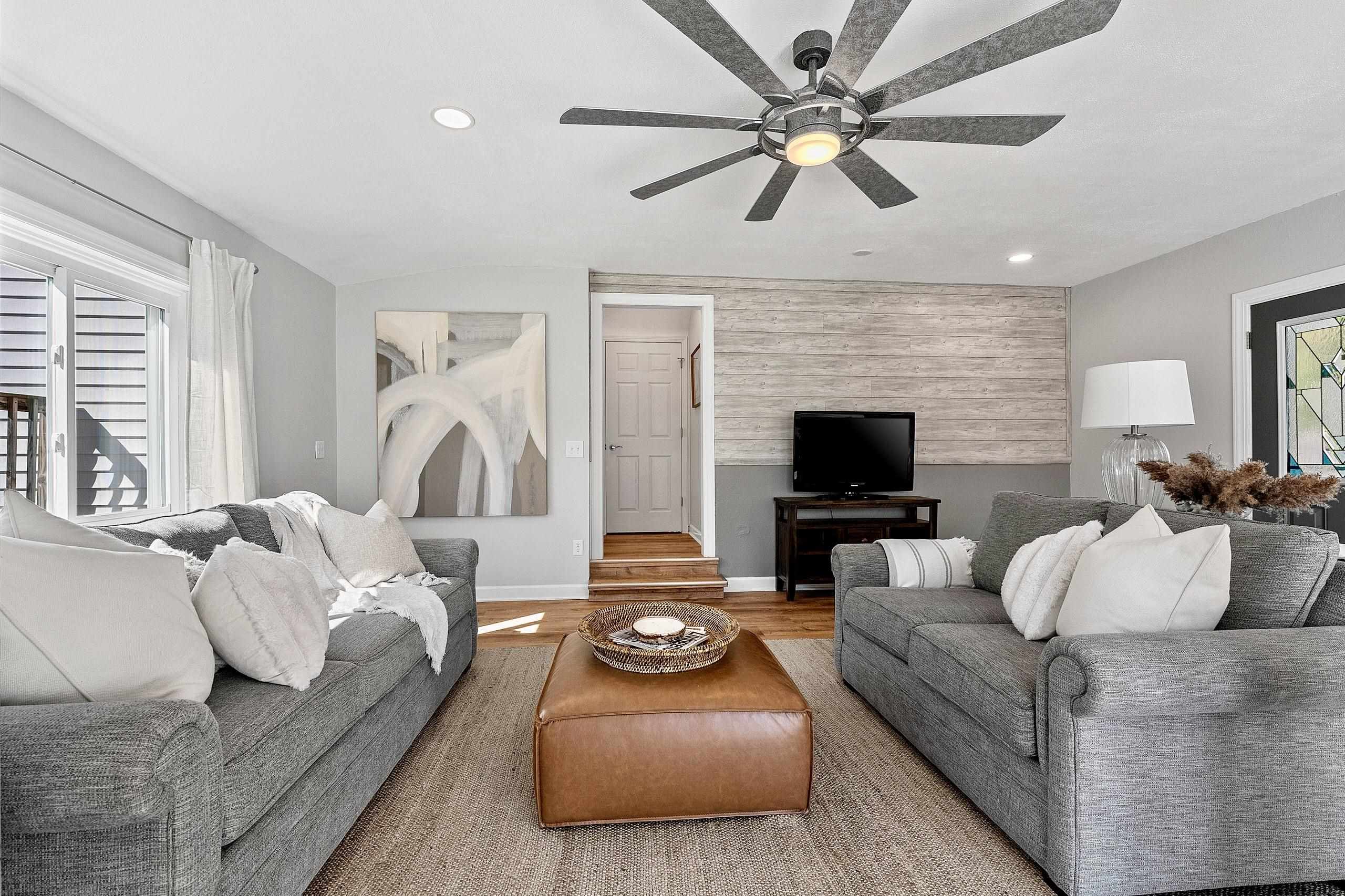 3313 S WEBSTER Avenue