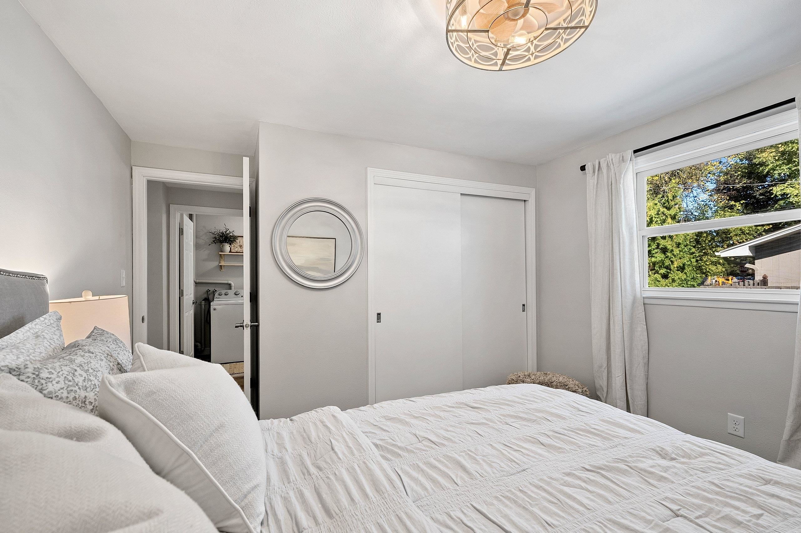 3313 S WEBSTER Avenue