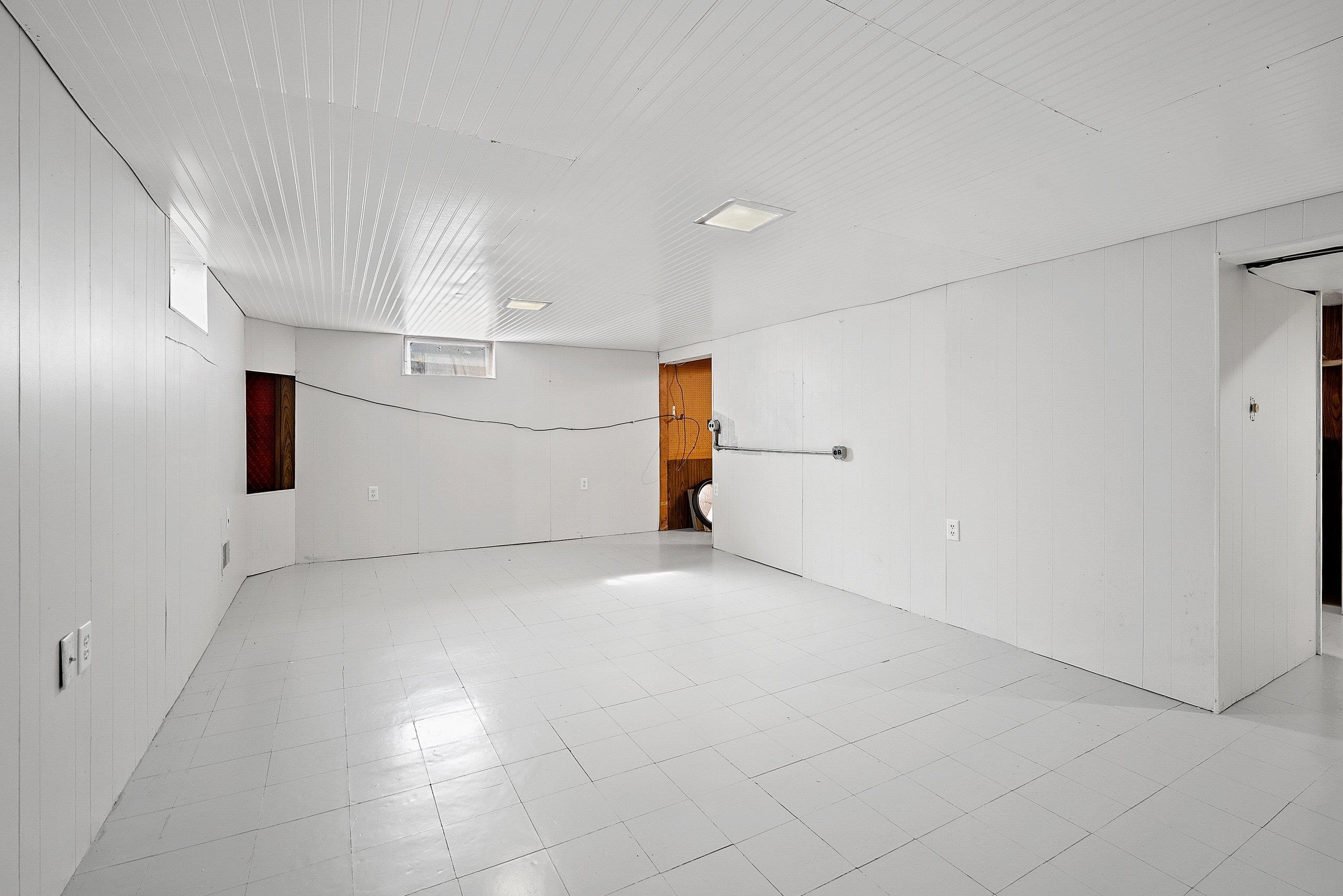 3313 S WEBSTER Avenue