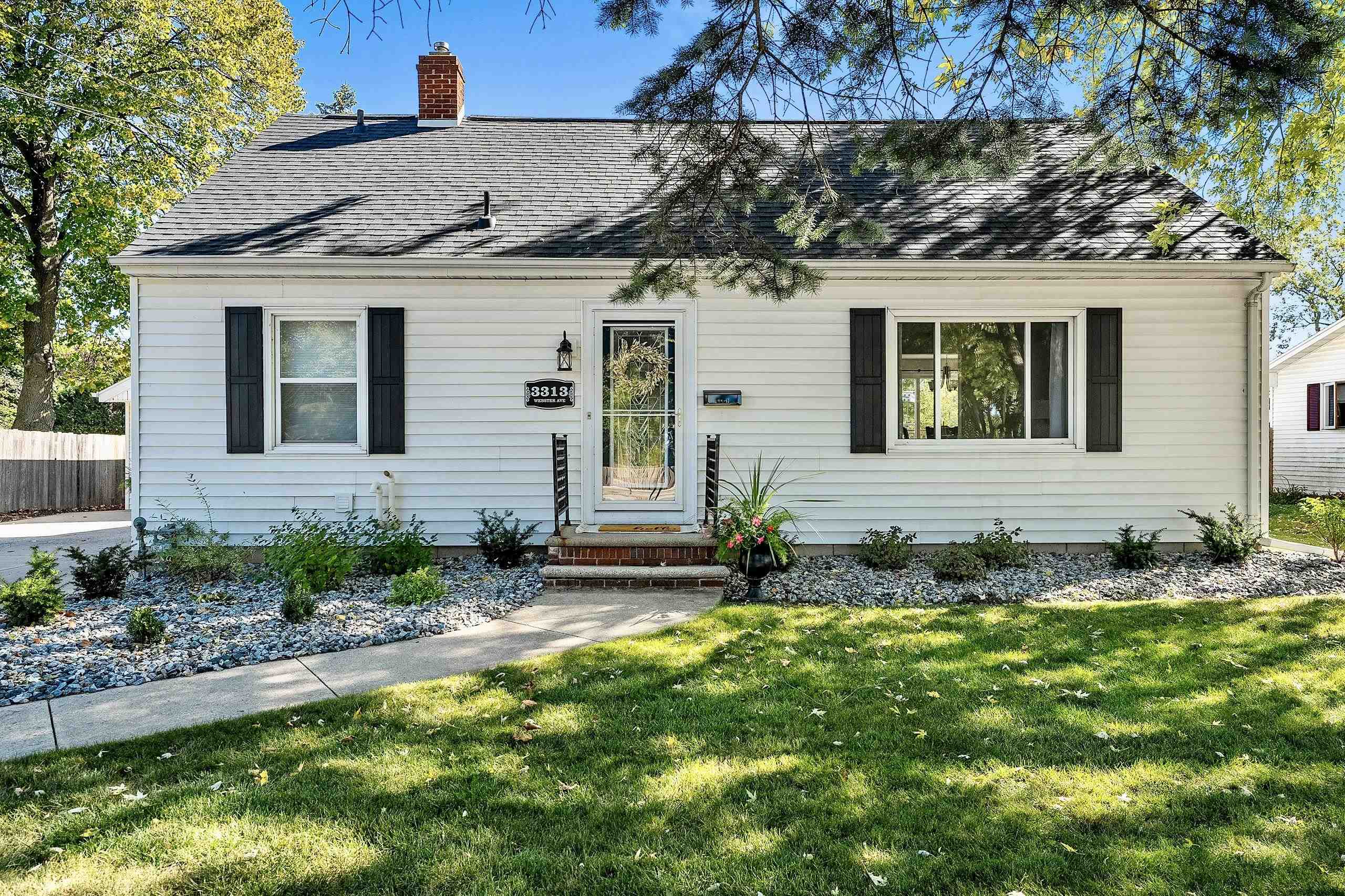 3313 S WEBSTER Avenue