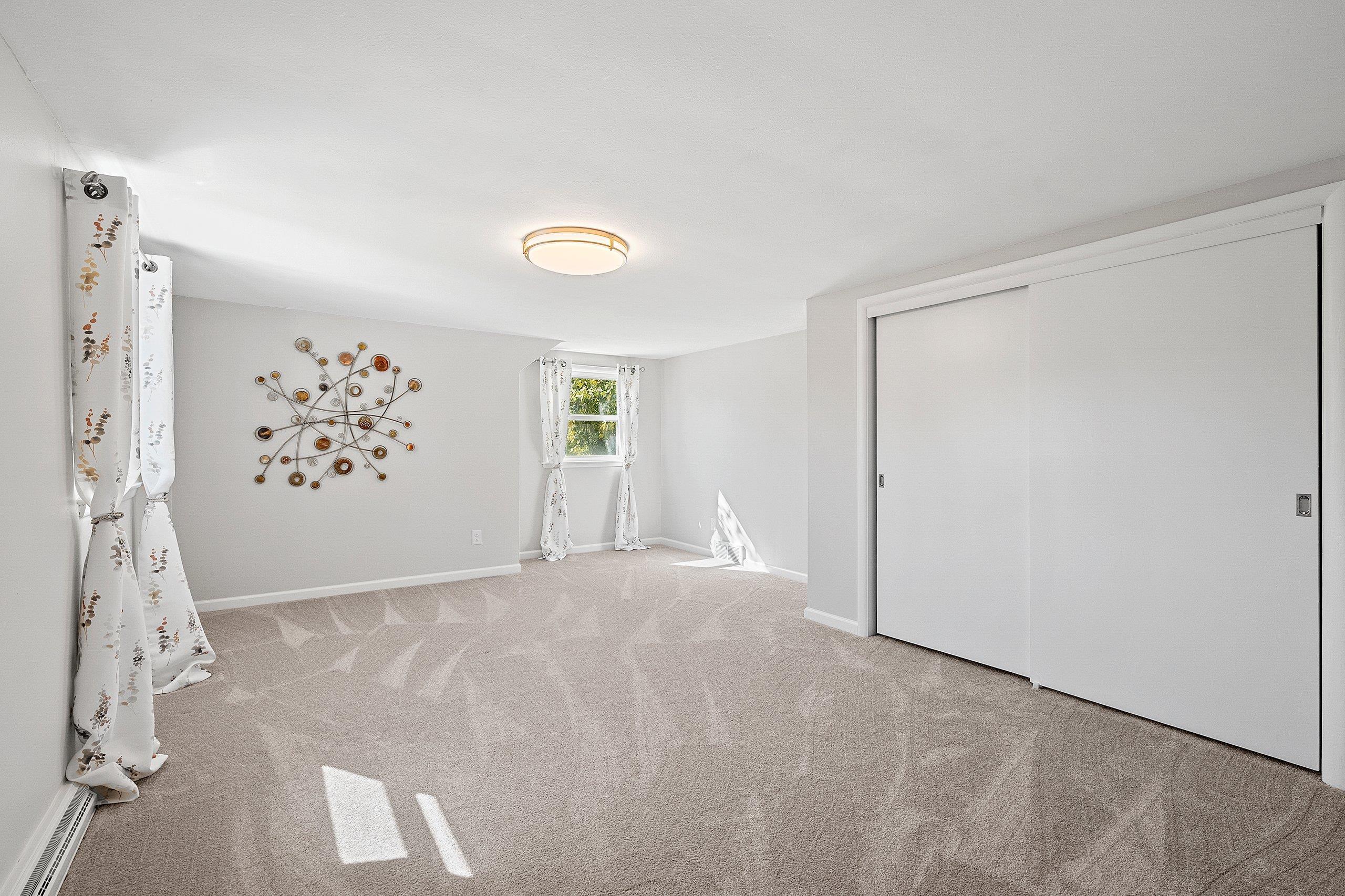 3313 S WEBSTER Avenue