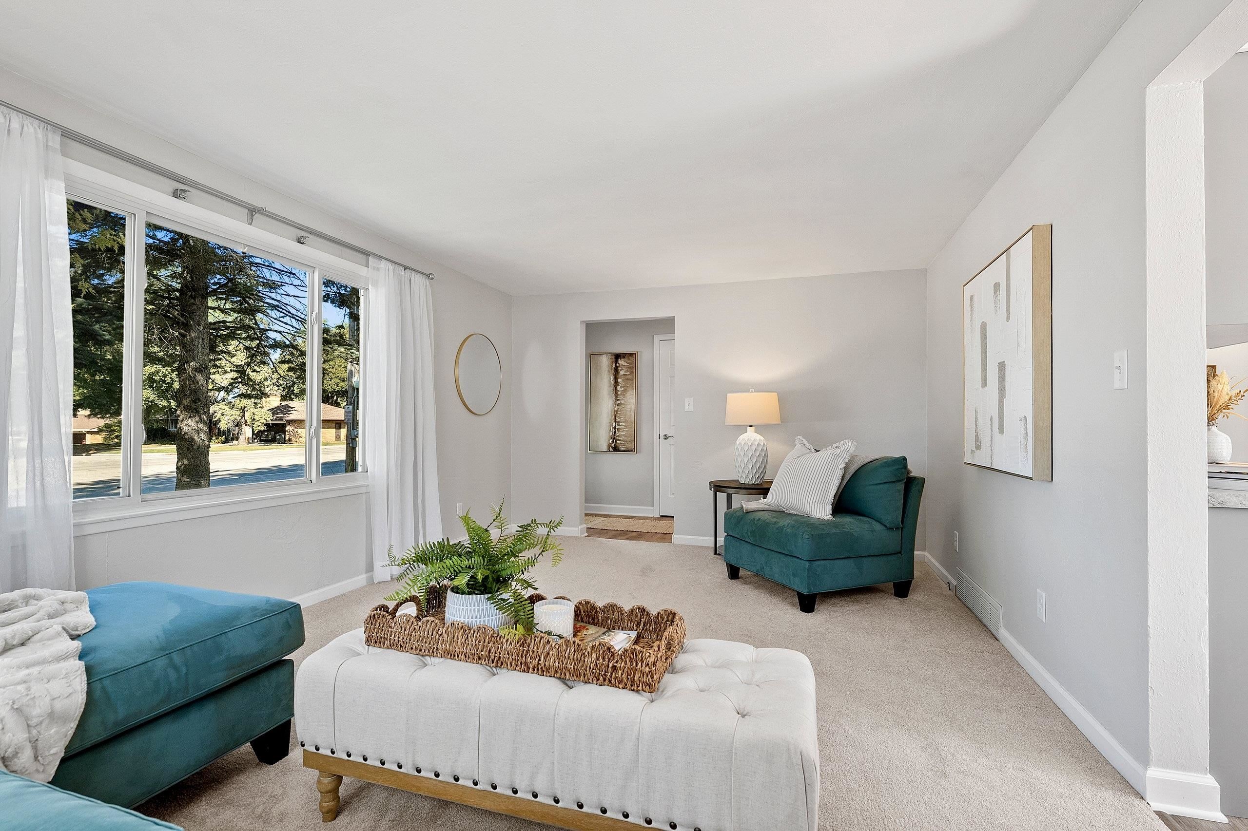 3313 S WEBSTER Avenue