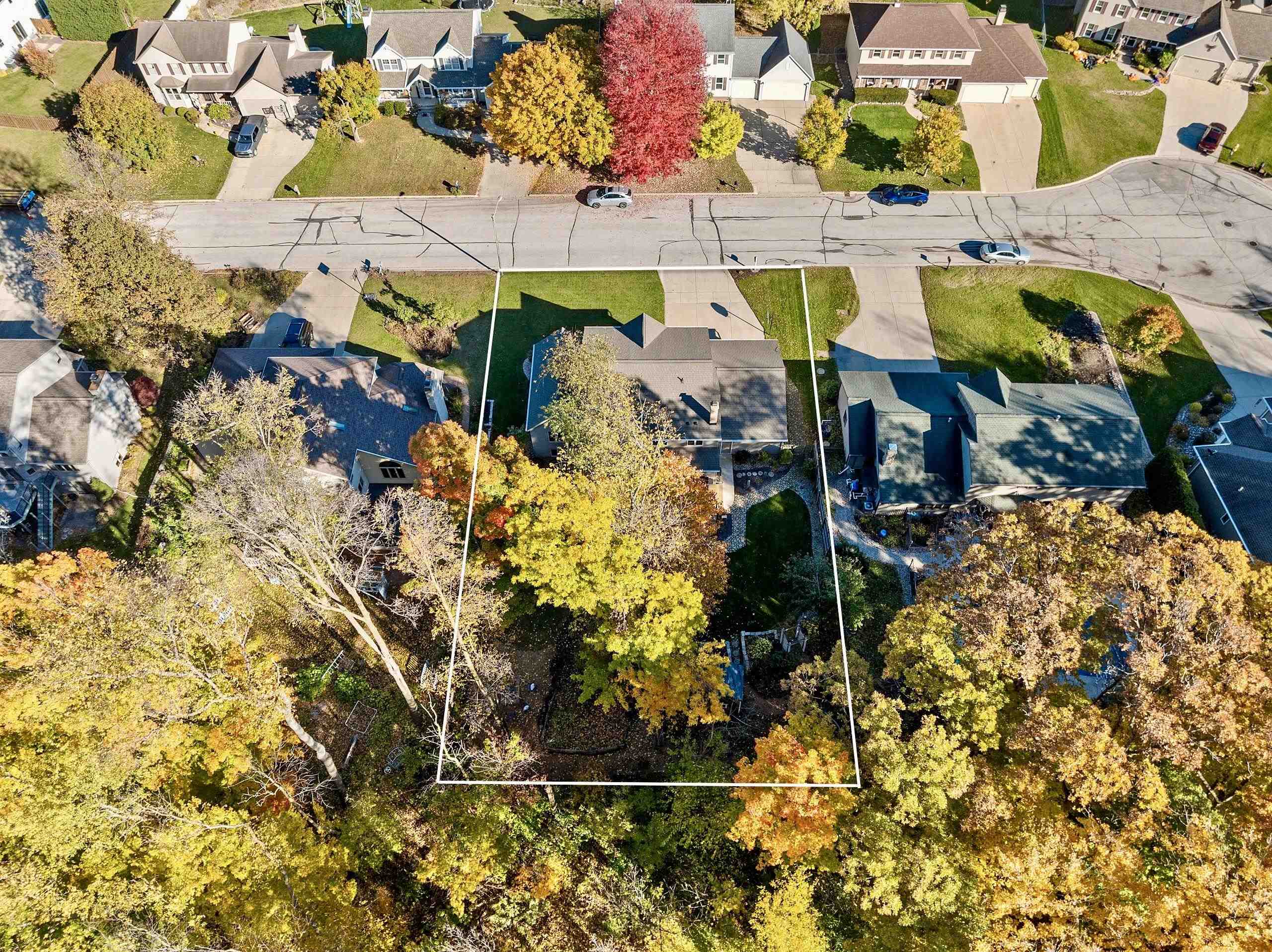 1000 ROLLING GREEN Drive