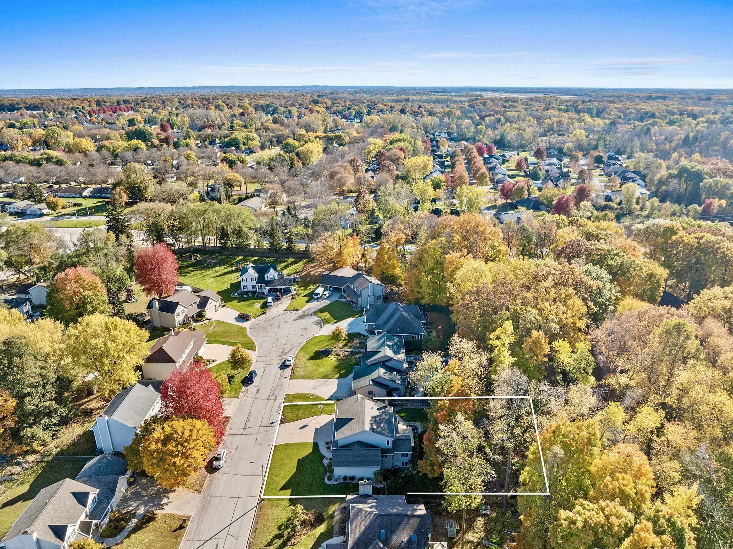 1000 ROLLING GREEN Drive