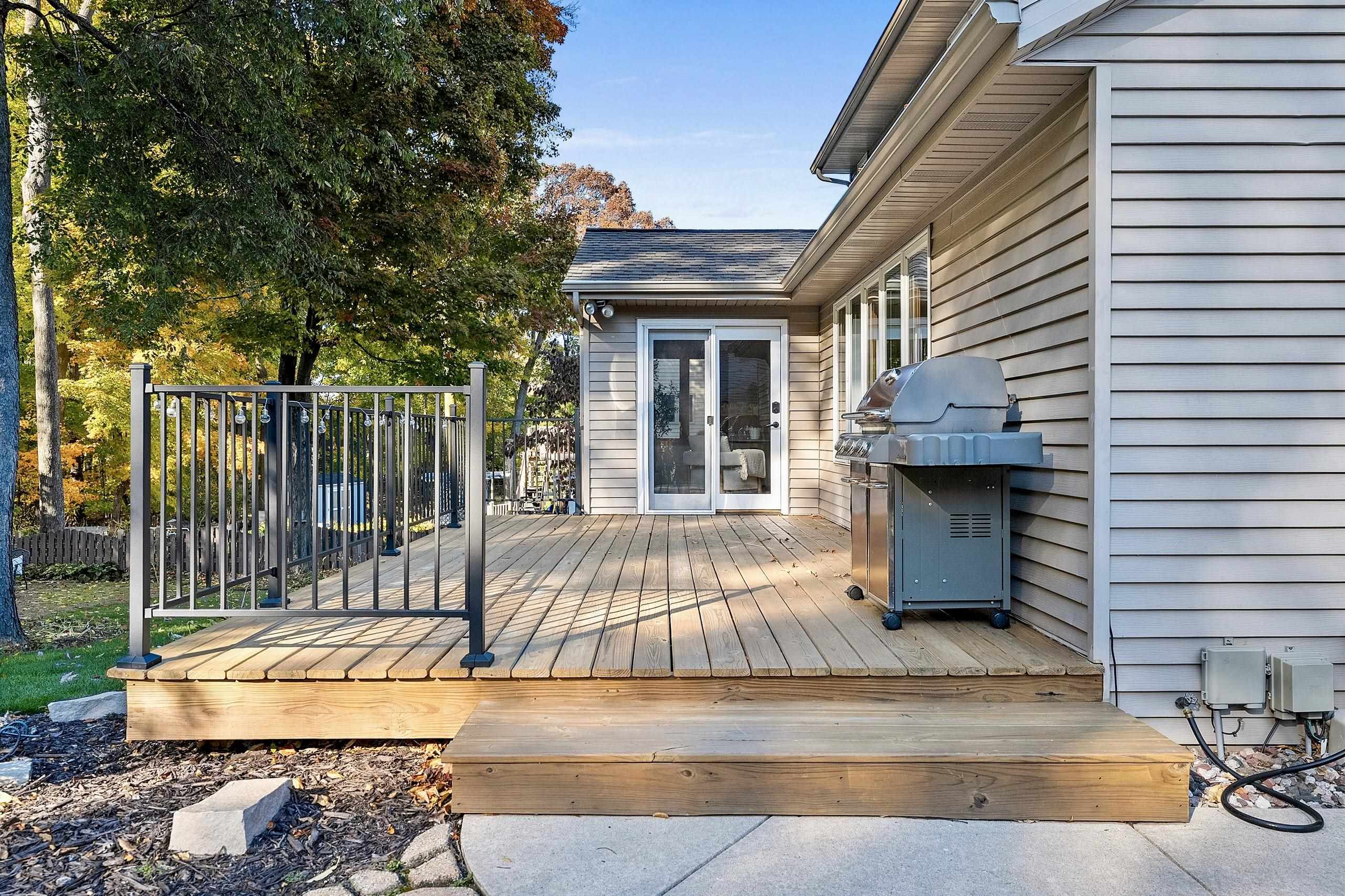 1000 ROLLING GREEN Drive