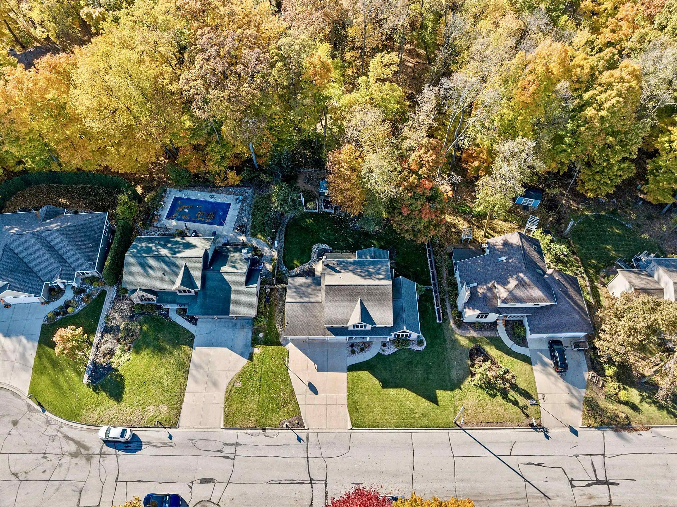 1000 ROLLING GREEN Drive