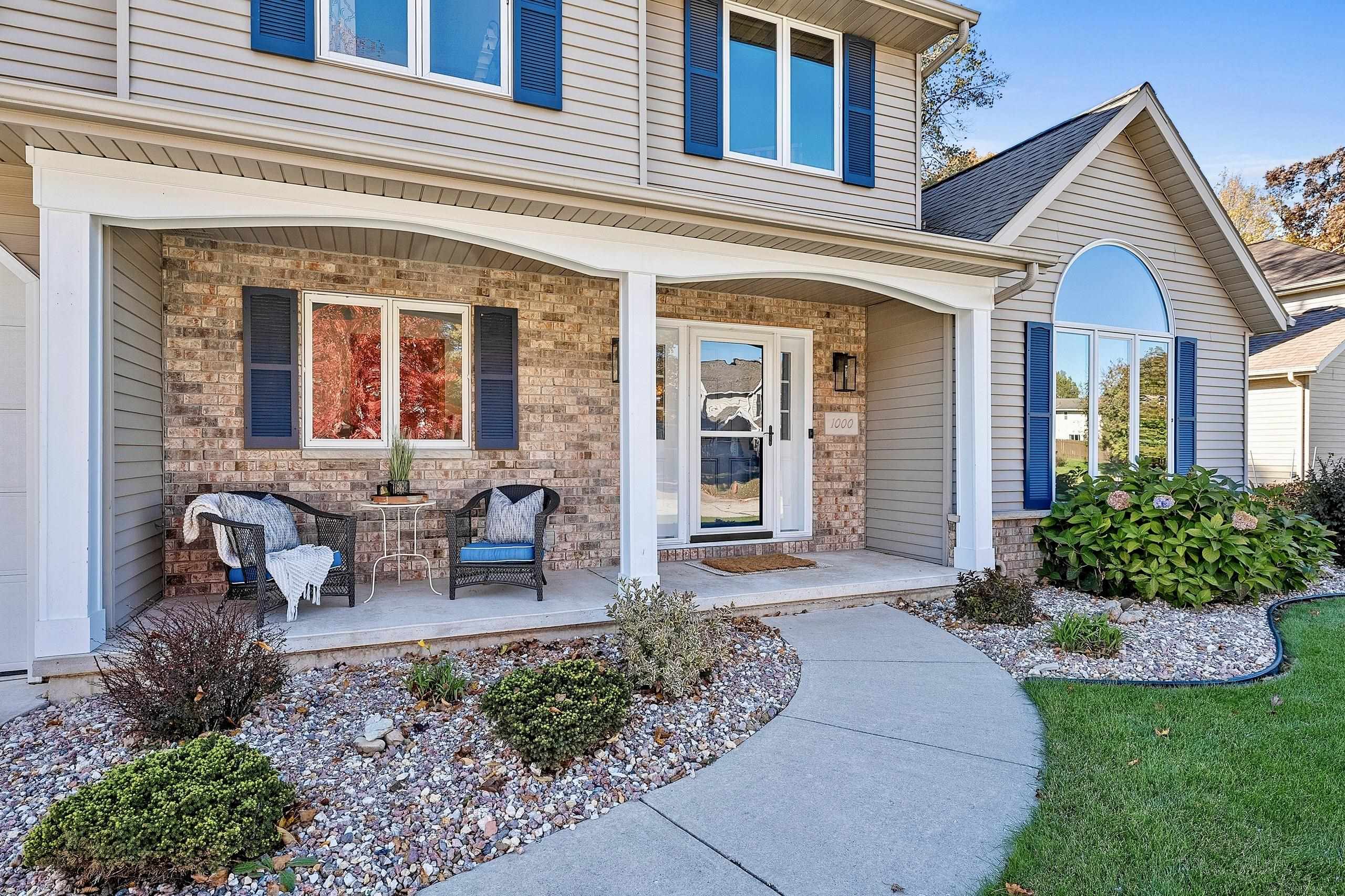 1000 ROLLING GREEN Drive