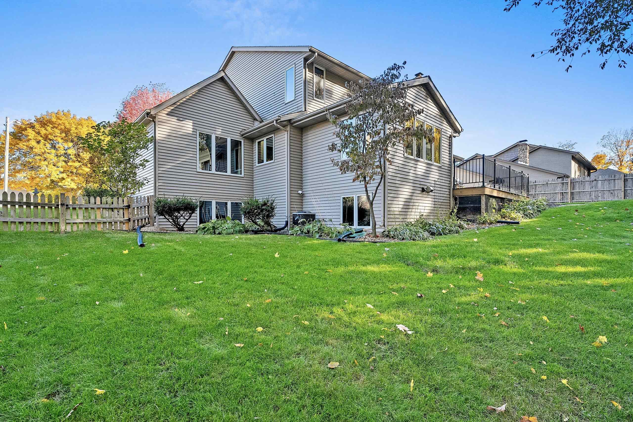 1000 ROLLING GREEN Drive