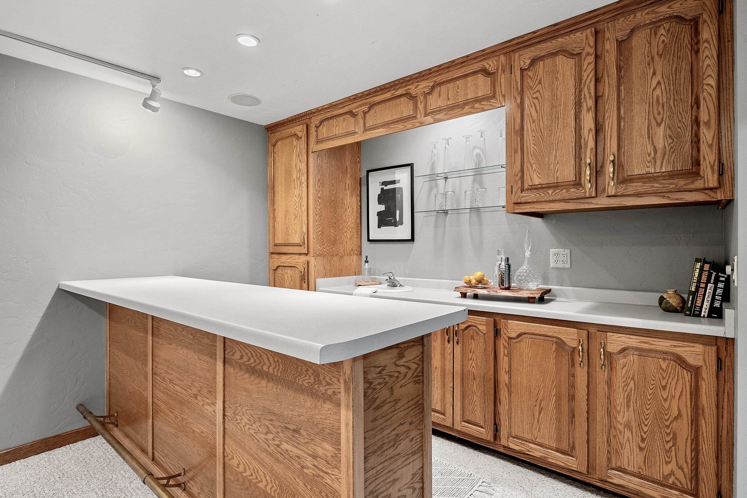 1000 ROLLING GREEN Drive