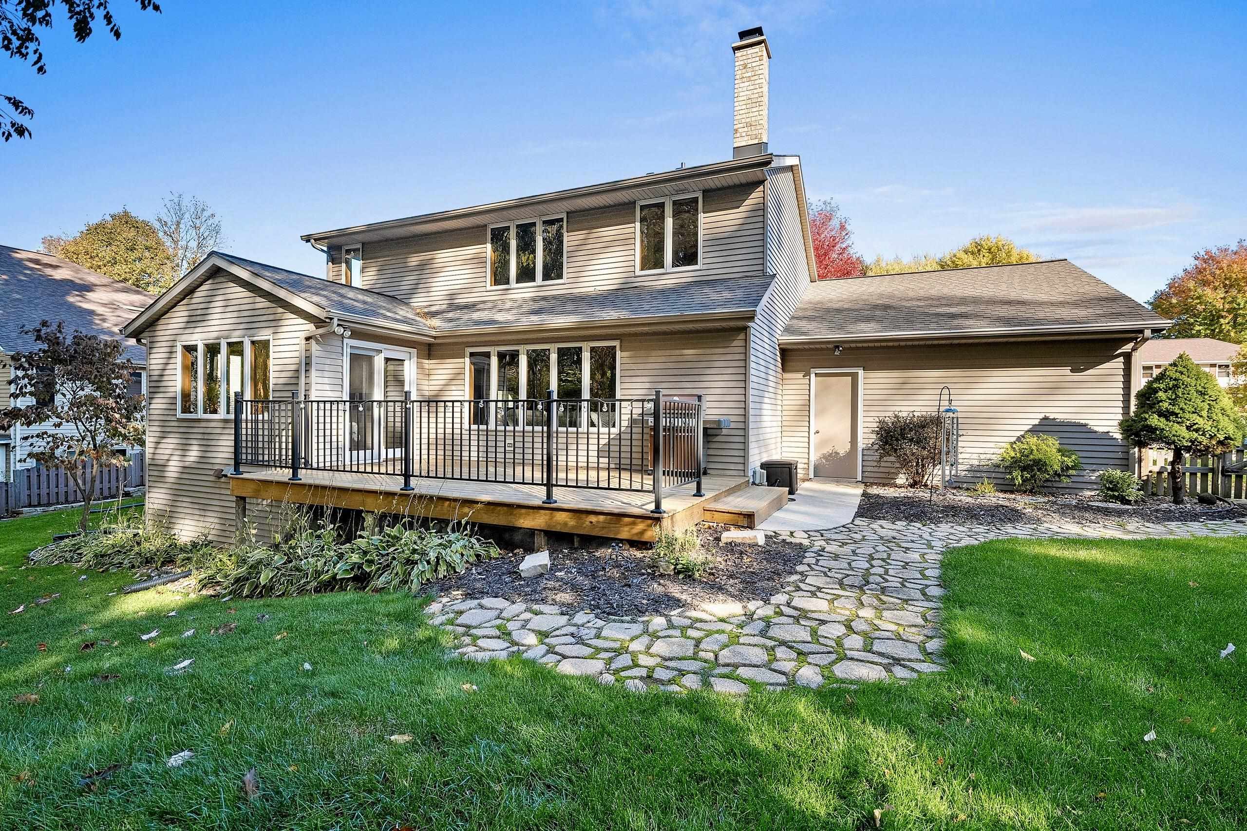 1000 ROLLING GREEN Drive