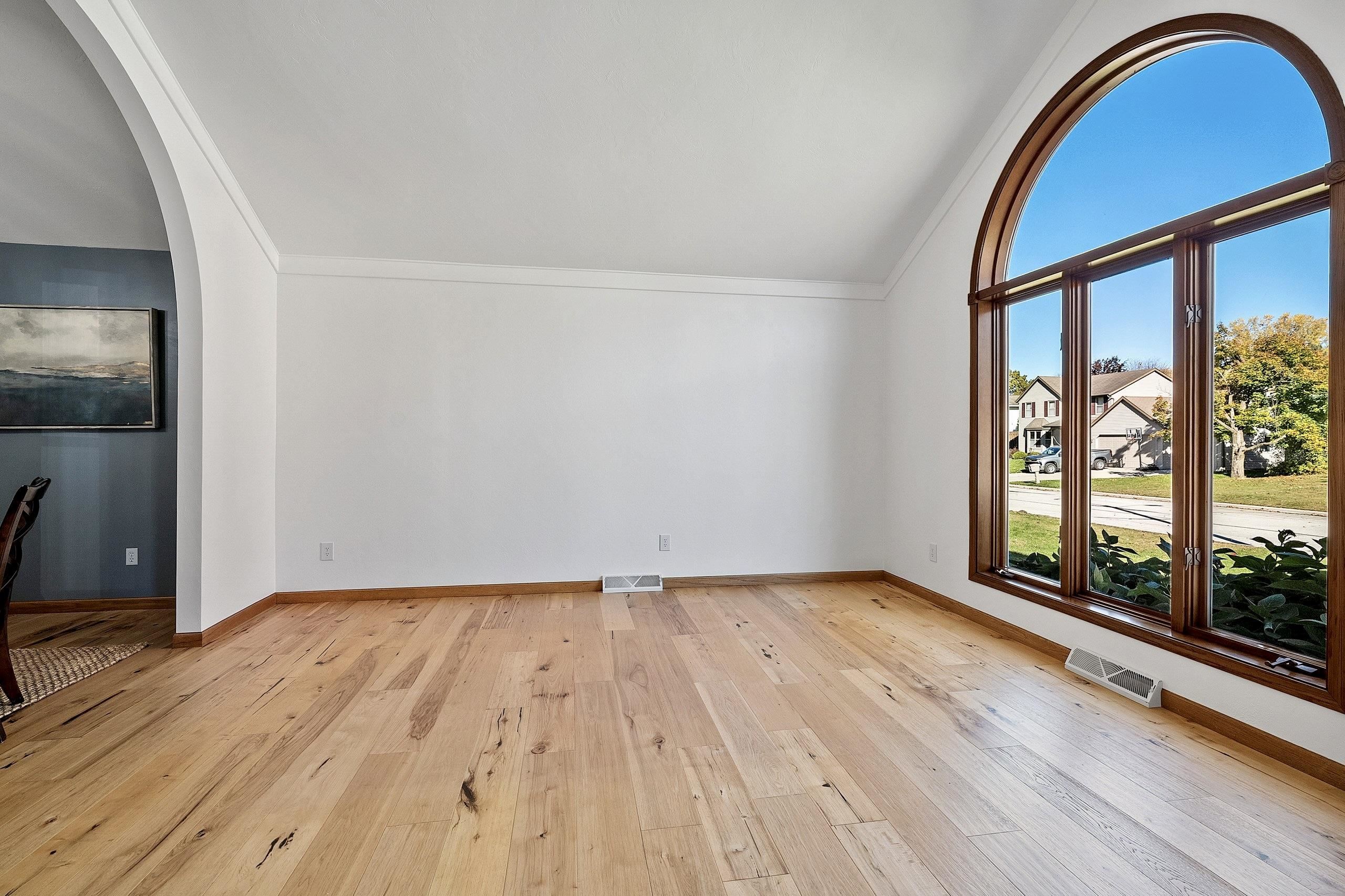 1000 ROLLING GREEN Drive