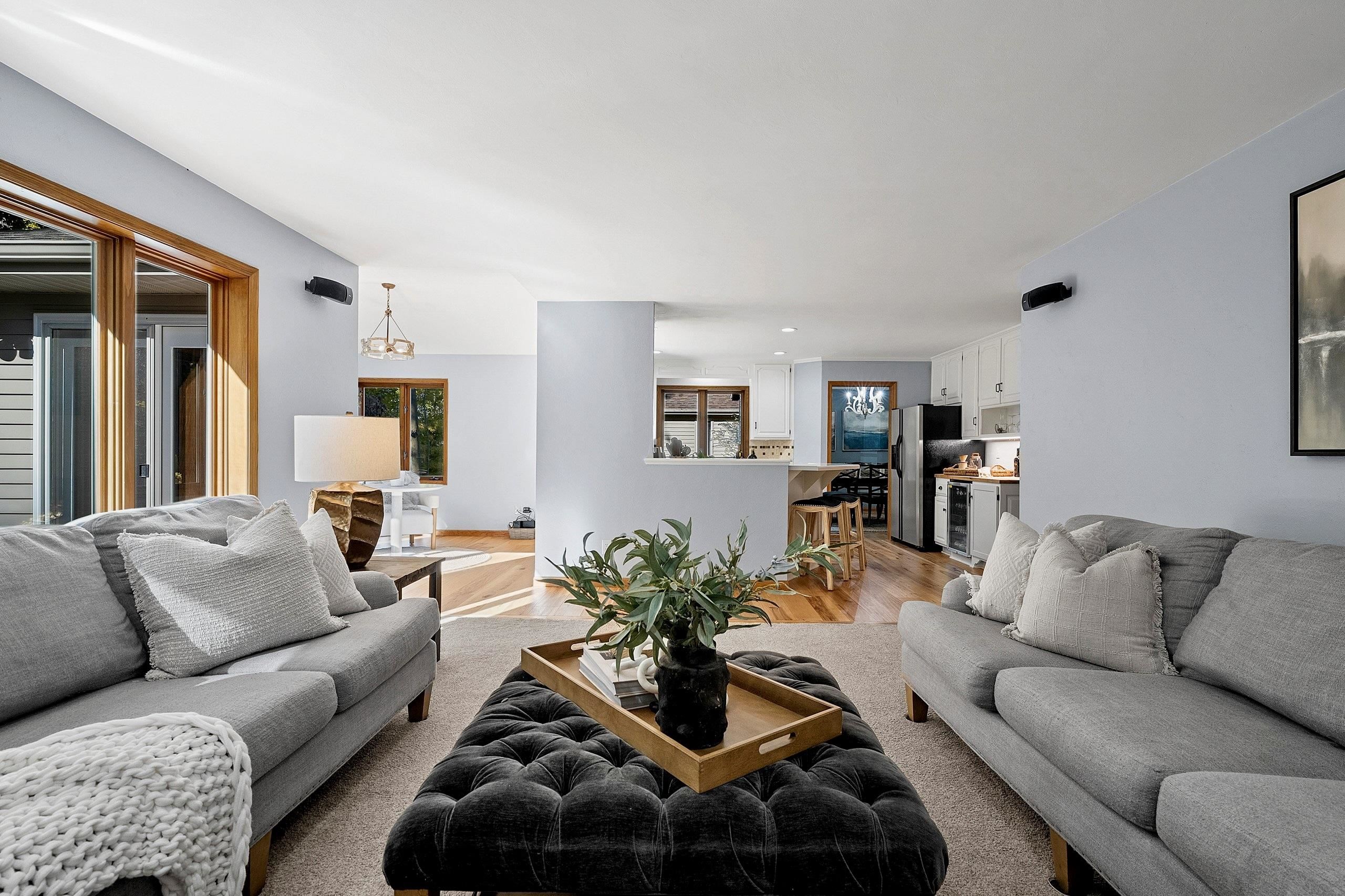 1000 ROLLING GREEN Drive