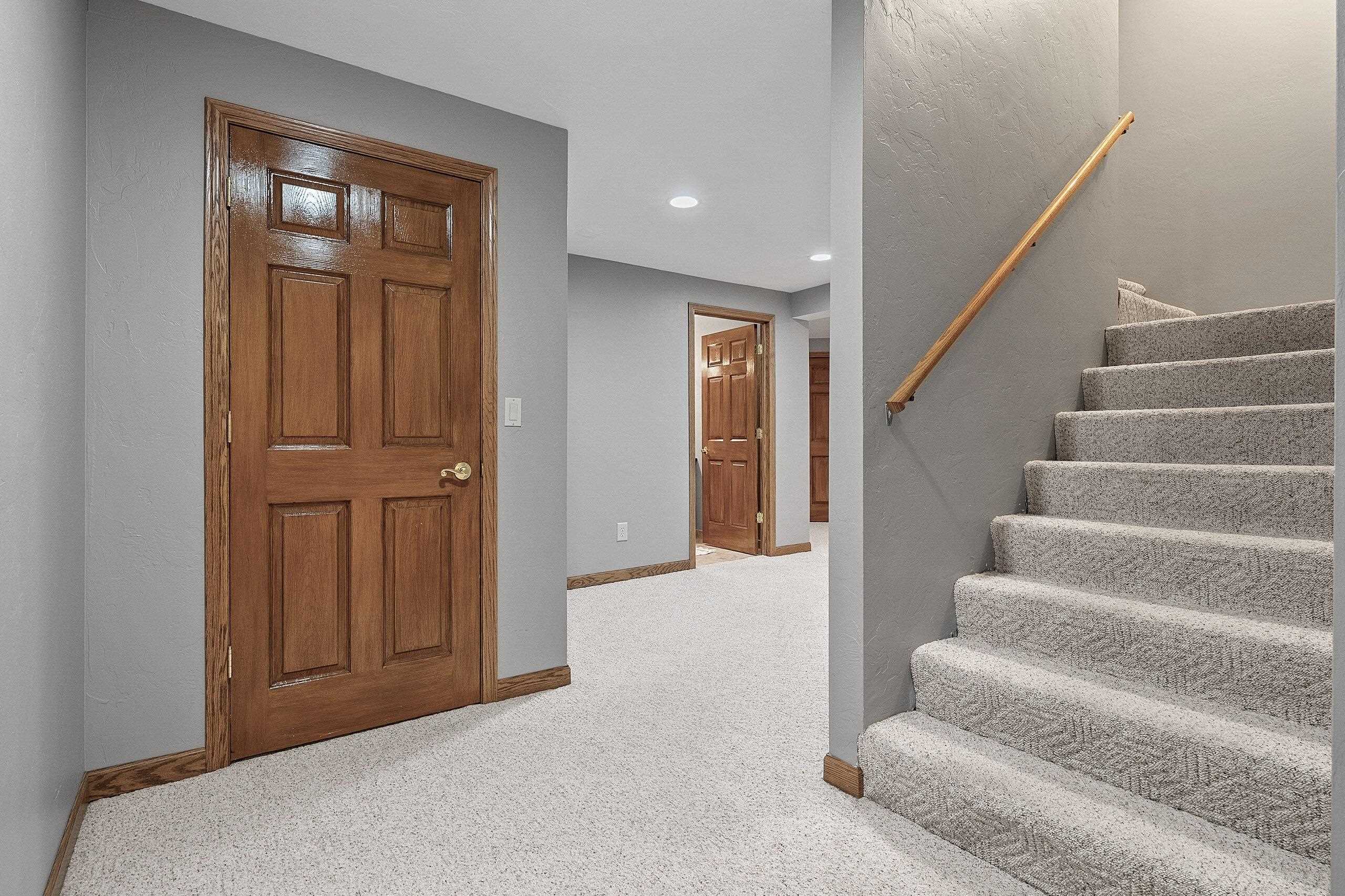 1000 ROLLING GREEN Drive