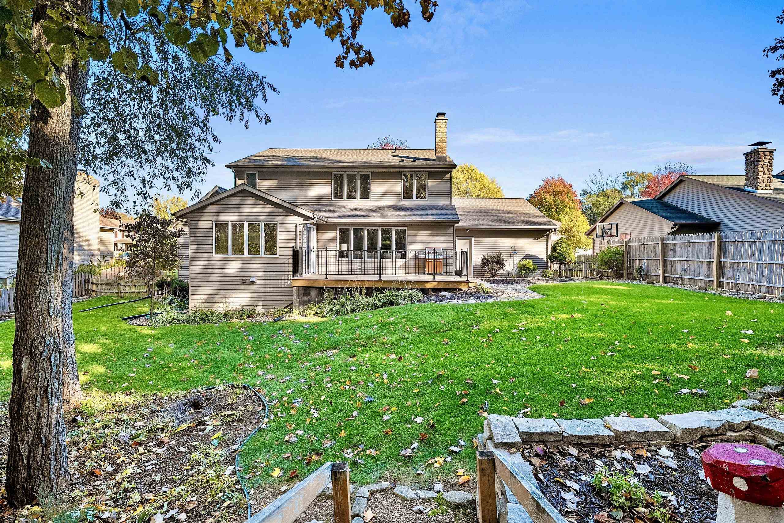 1000 ROLLING GREEN Drive