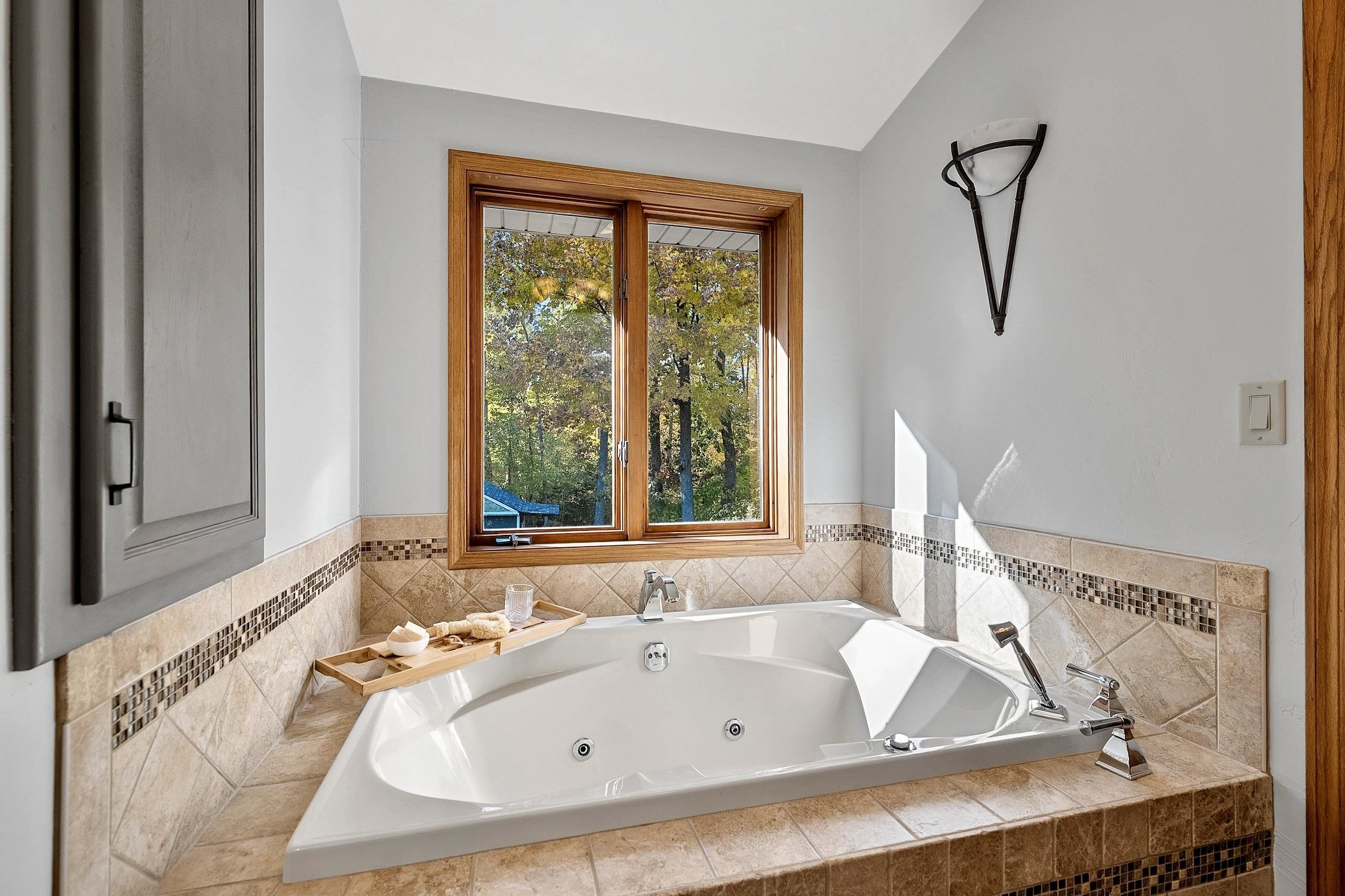 1000 ROLLING GREEN Drive