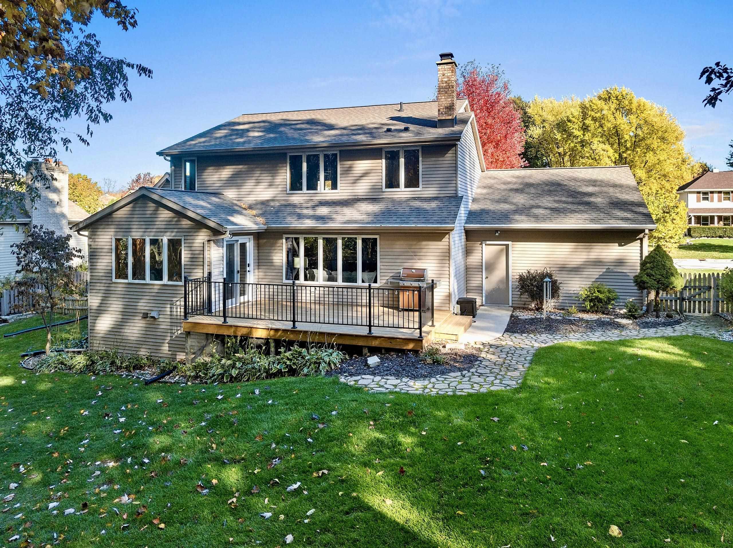 1000 ROLLING GREEN Drive