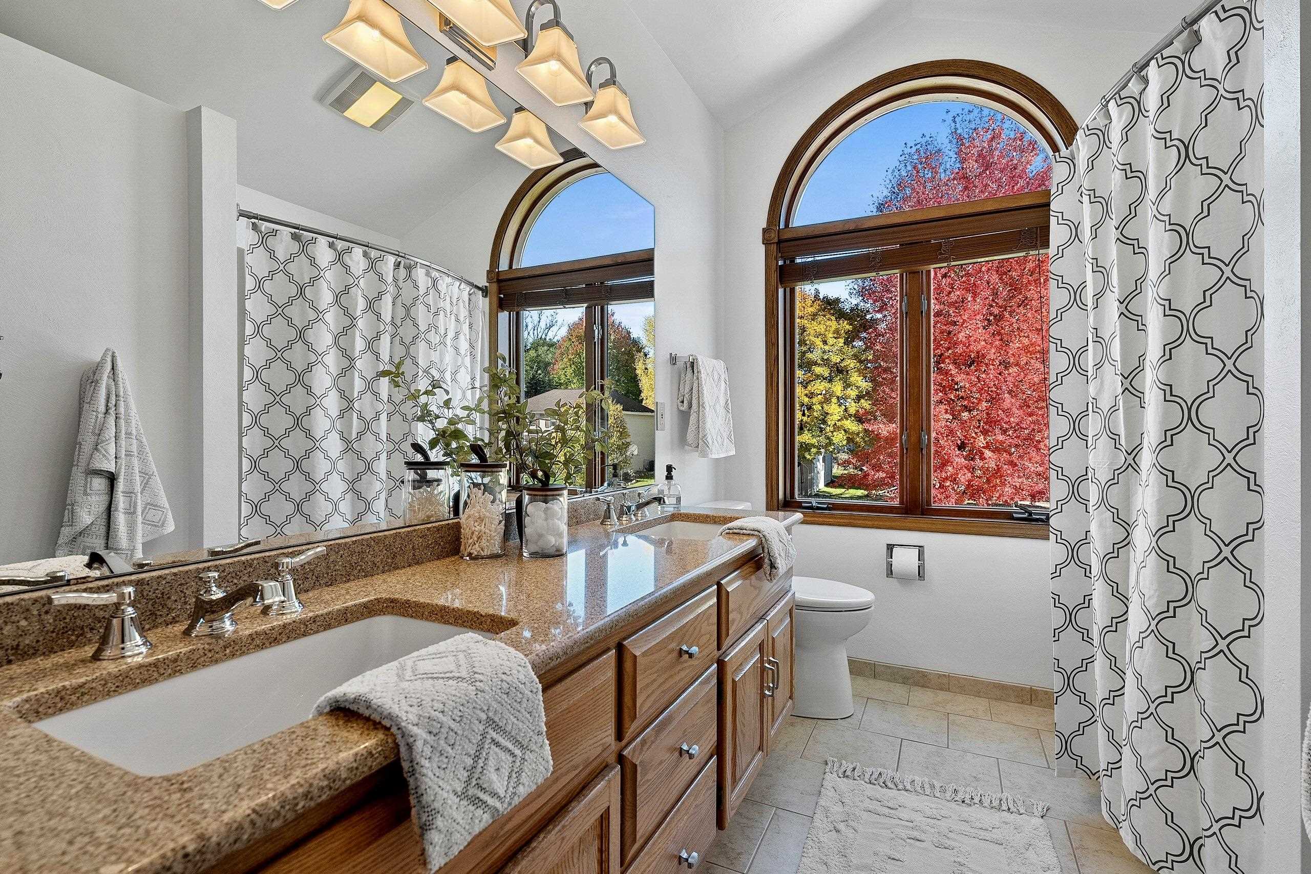 1000 ROLLING GREEN Drive