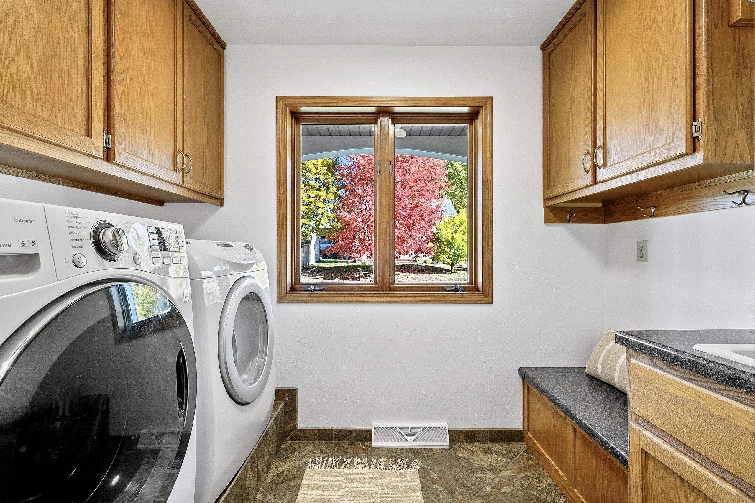 1000 ROLLING GREEN Drive