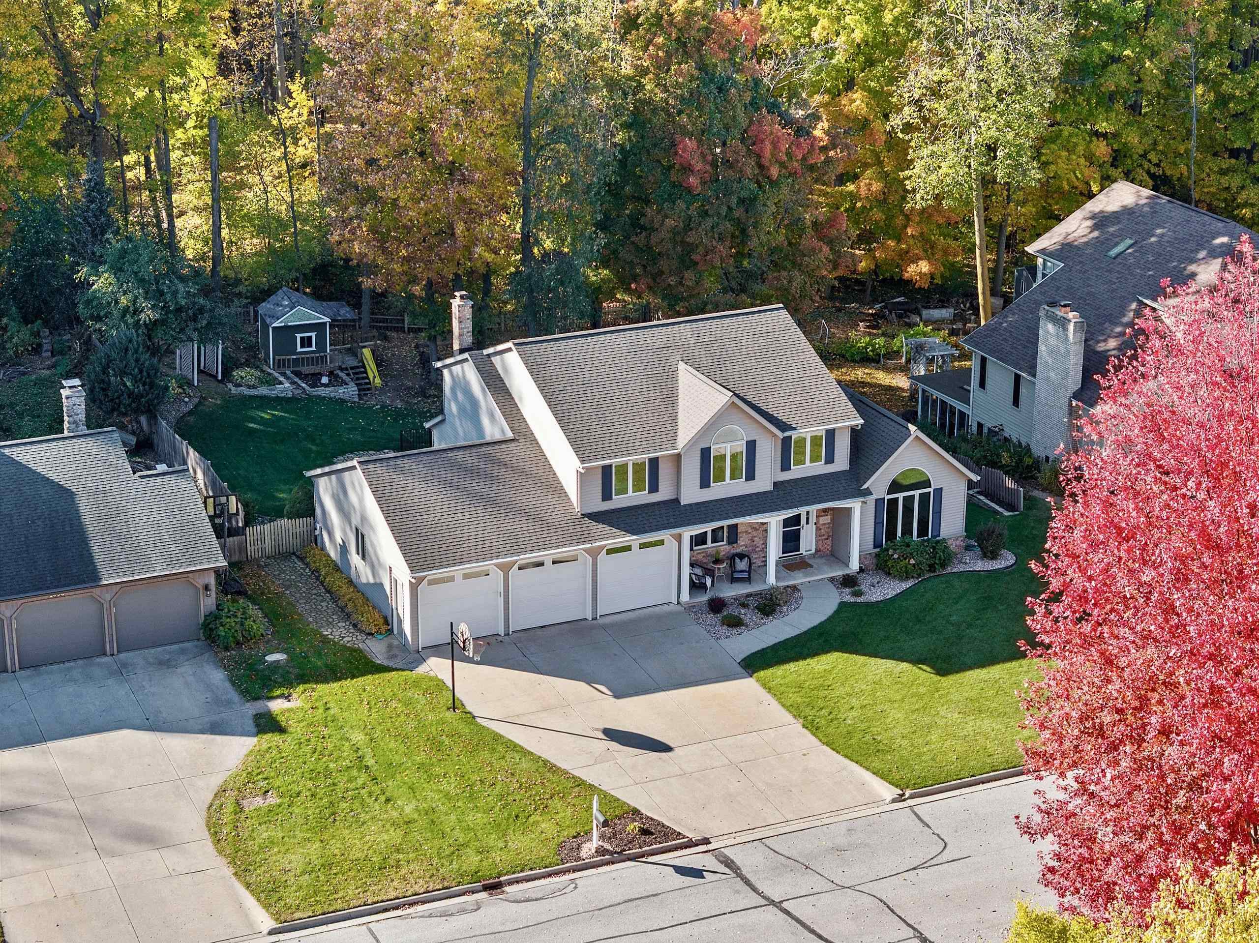 1000 ROLLING GREEN Drive