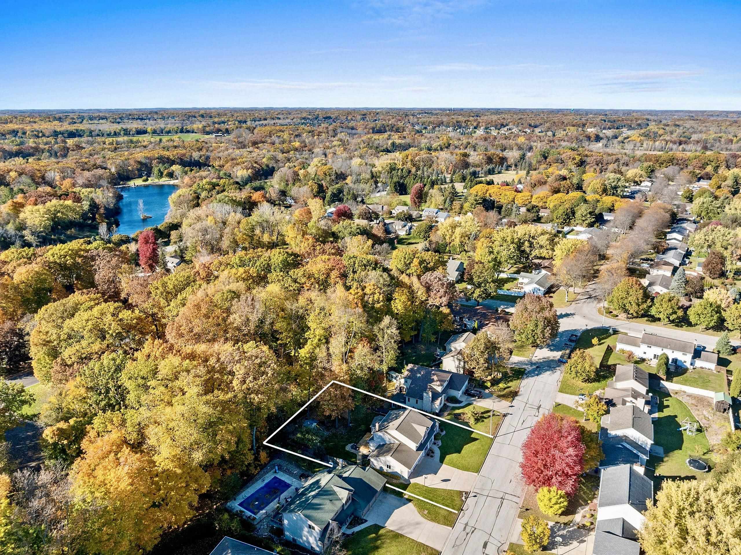 1000 ROLLING GREEN Drive