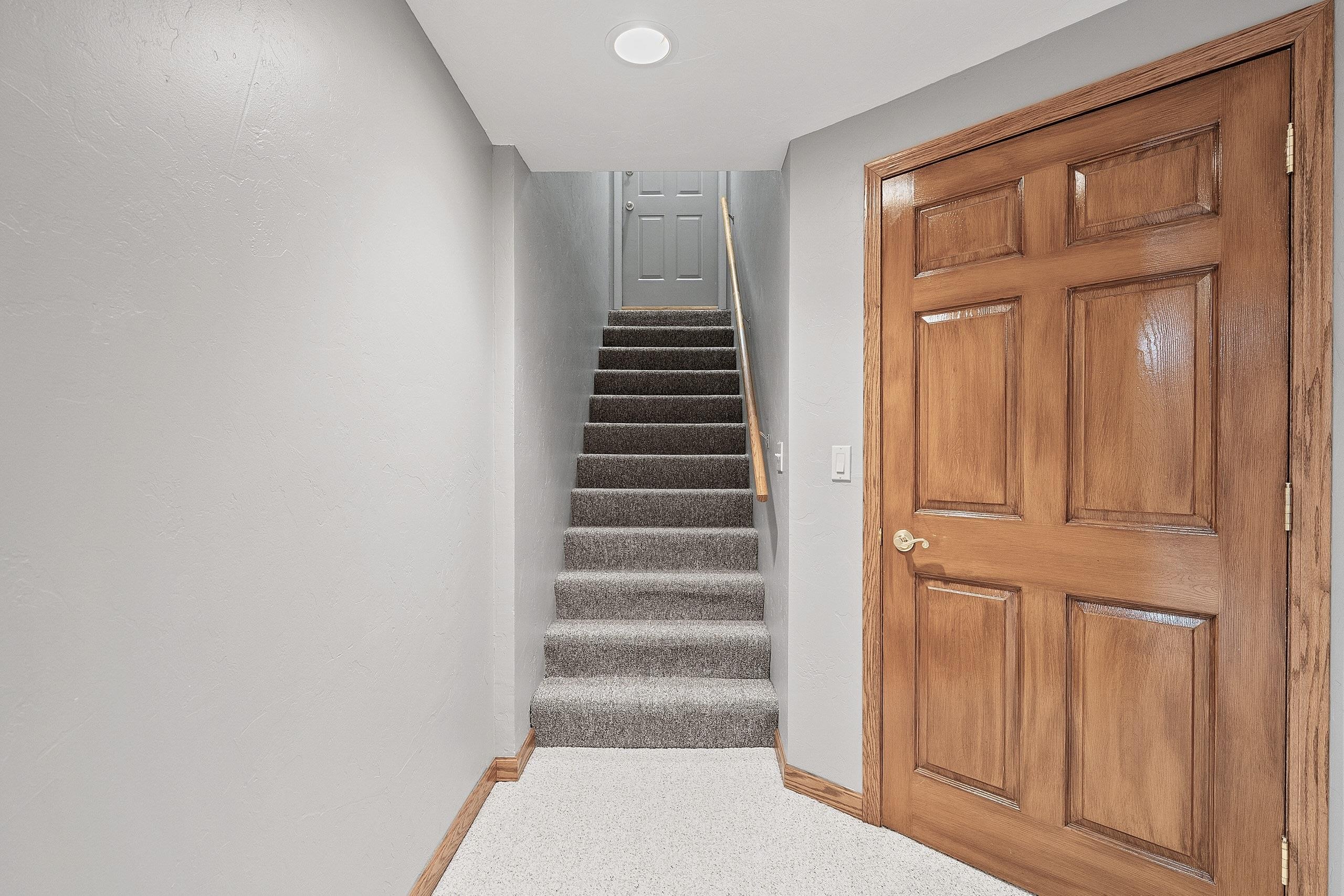 1000 ROLLING GREEN Drive