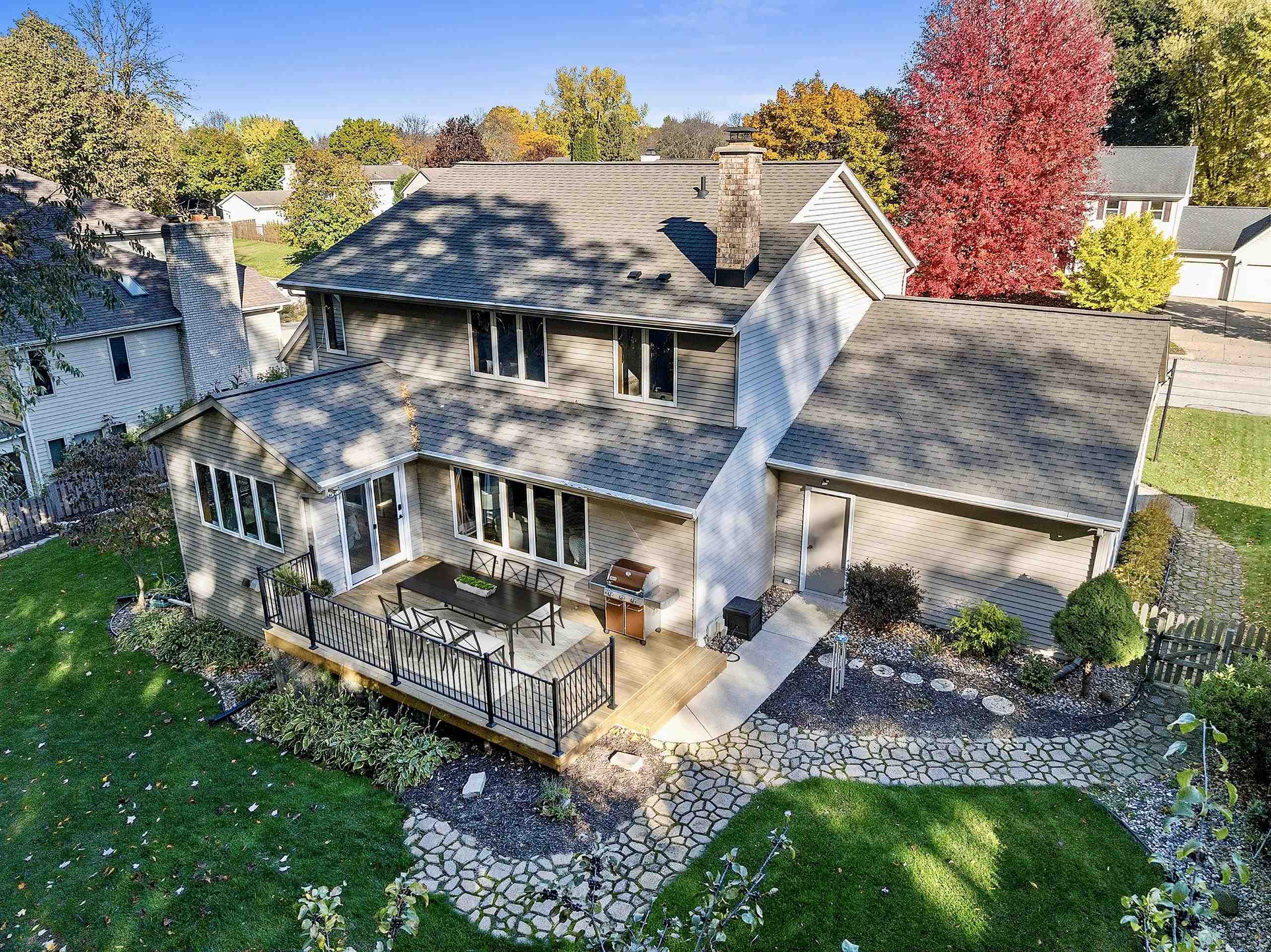 1000 ROLLING GREEN Drive