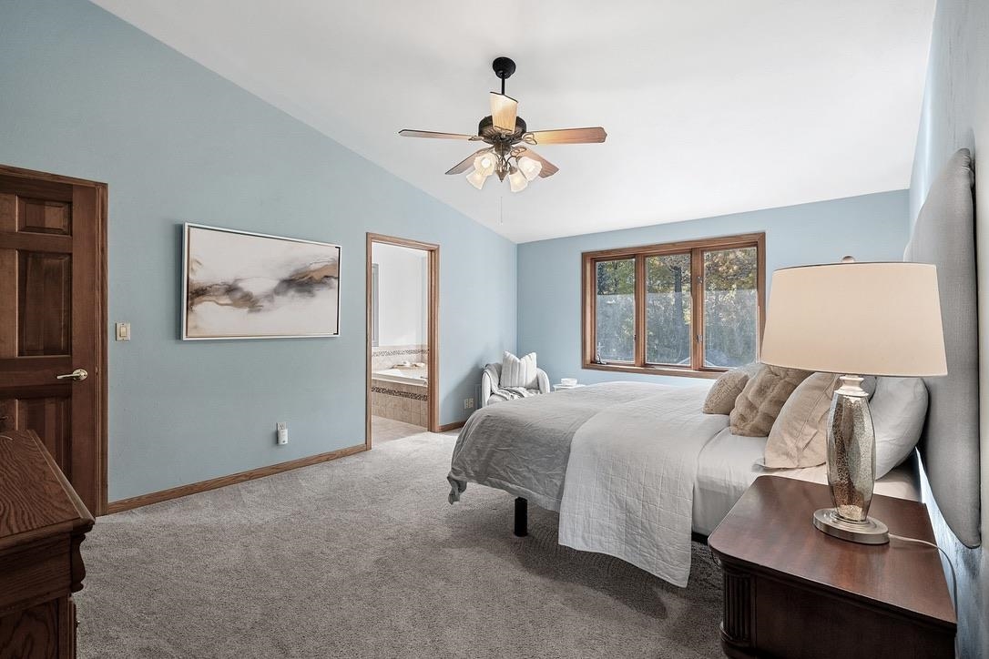 1000 ROLLING GREEN Drive