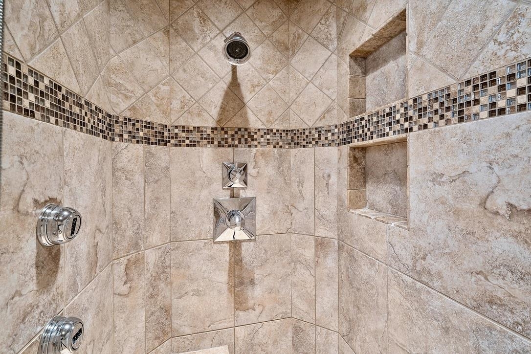 1000 ROLLING GREEN Drive