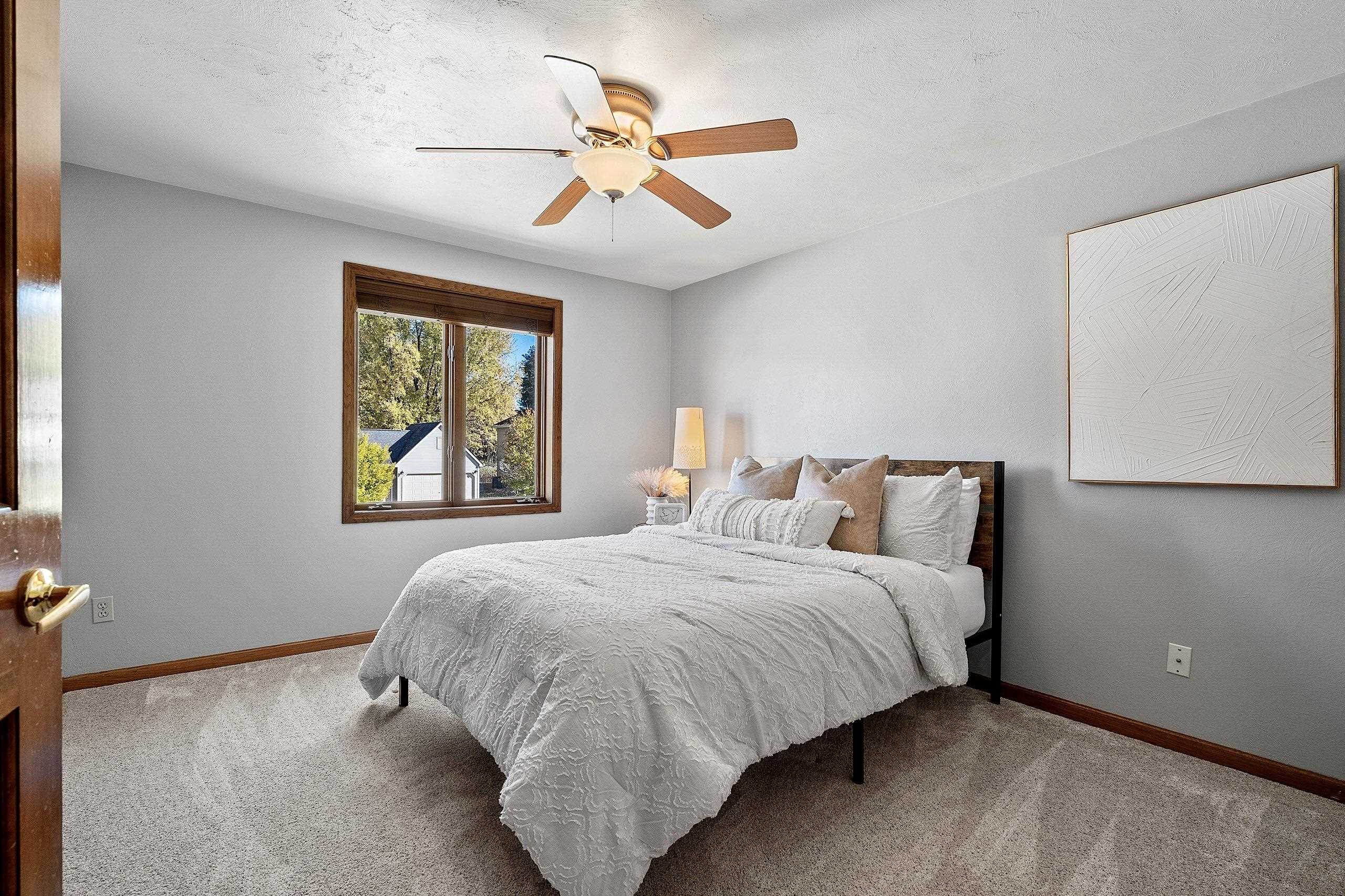 1000 ROLLING GREEN Drive