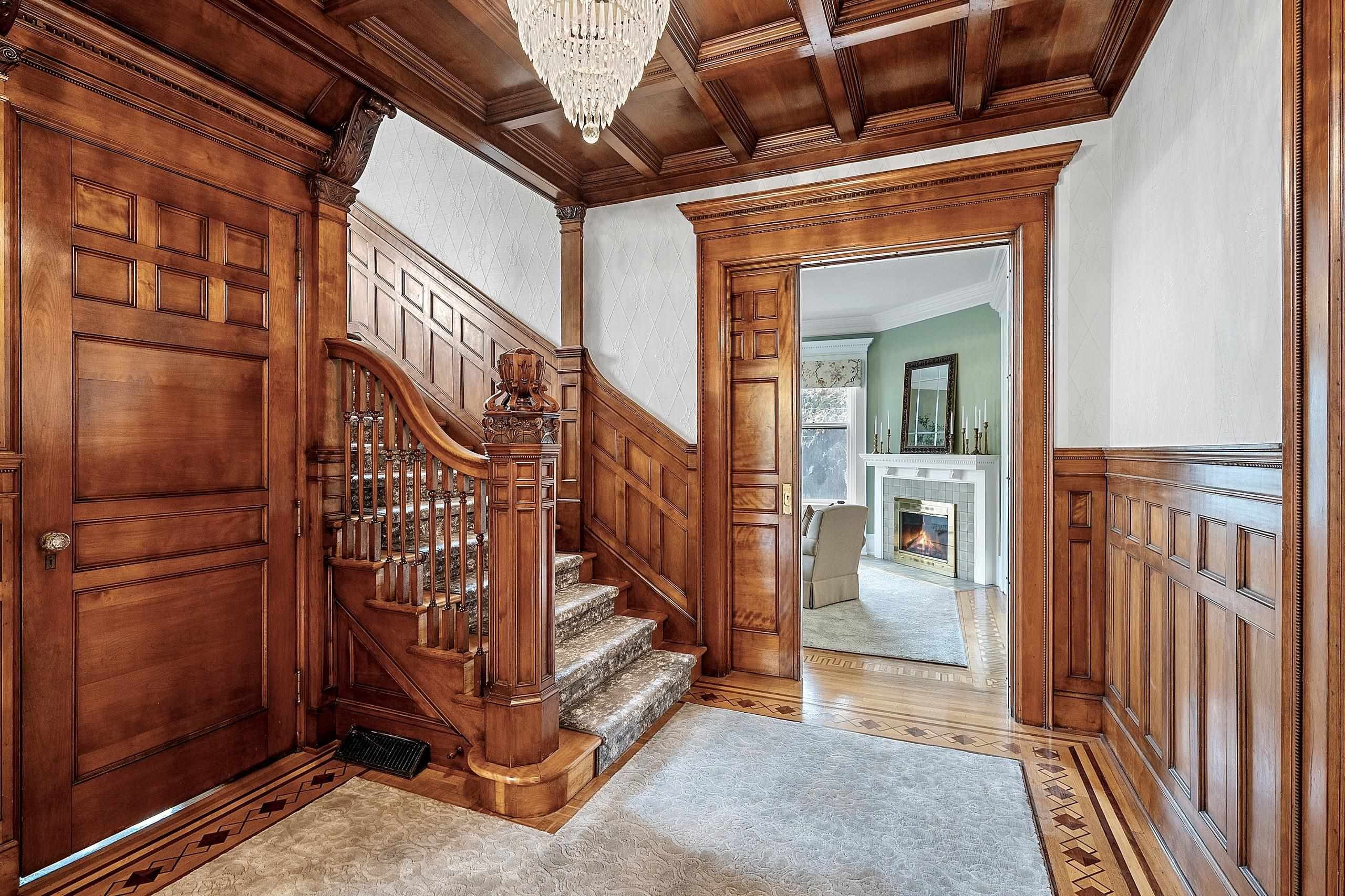 902 S MADISON Street