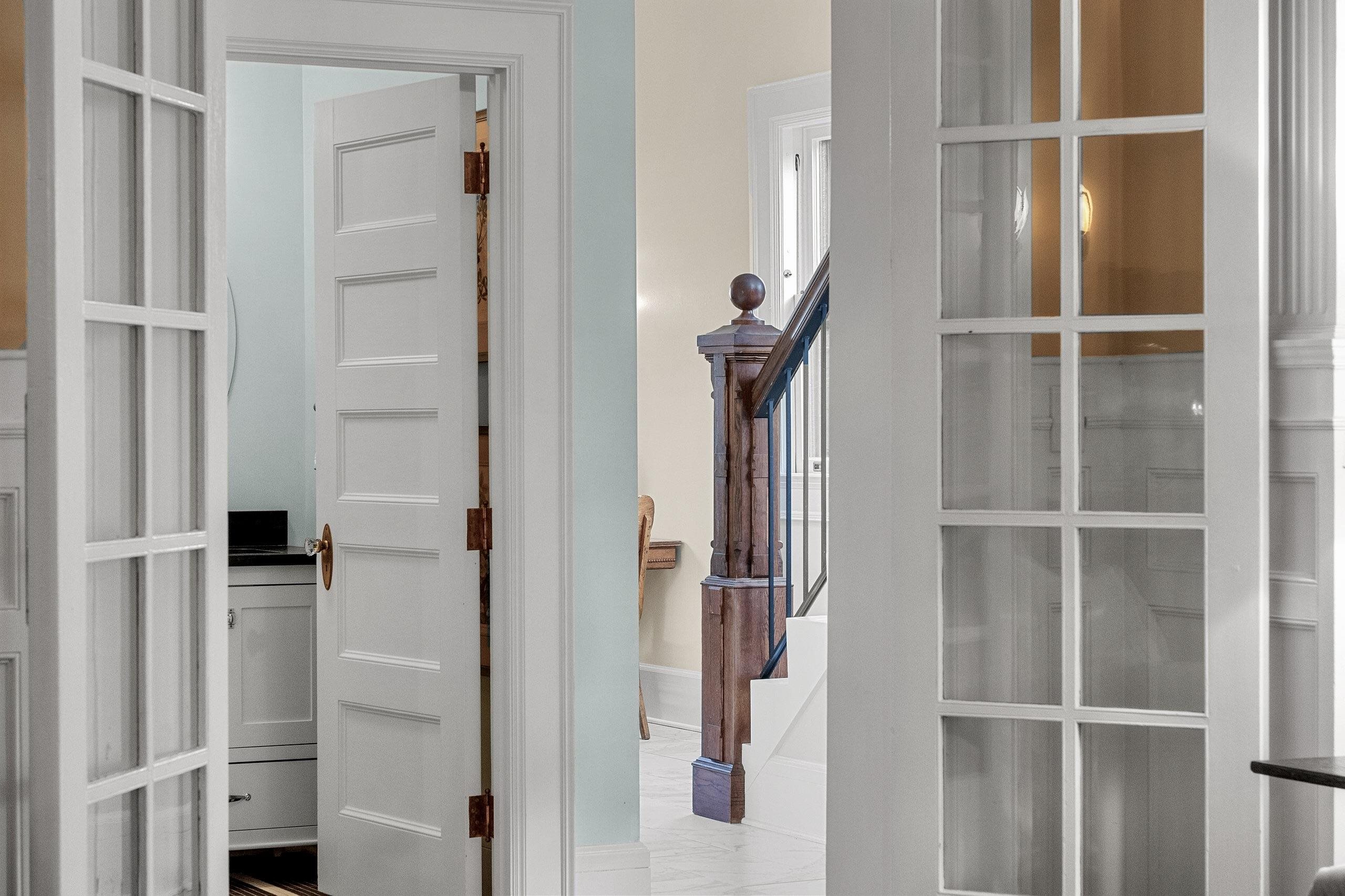 902 S MADISON Street