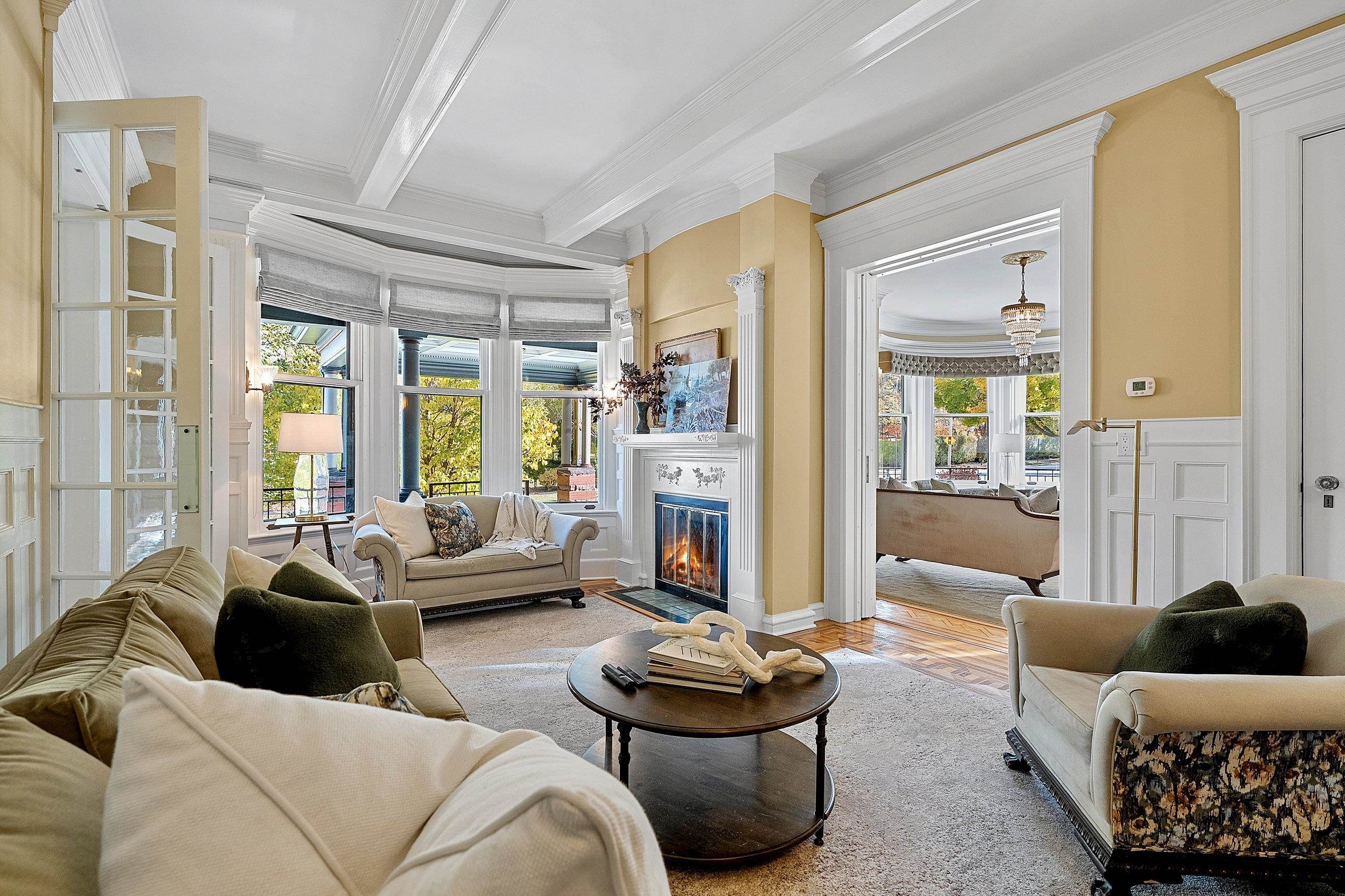 902 S MADISON Street