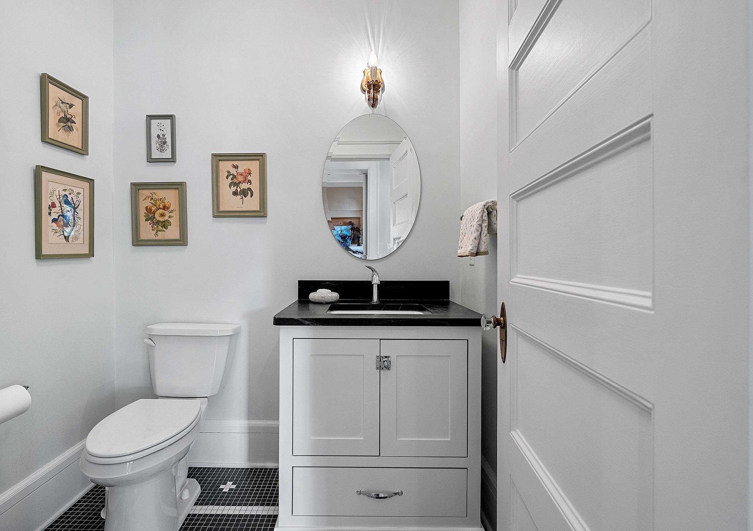 902 S MADISON Street