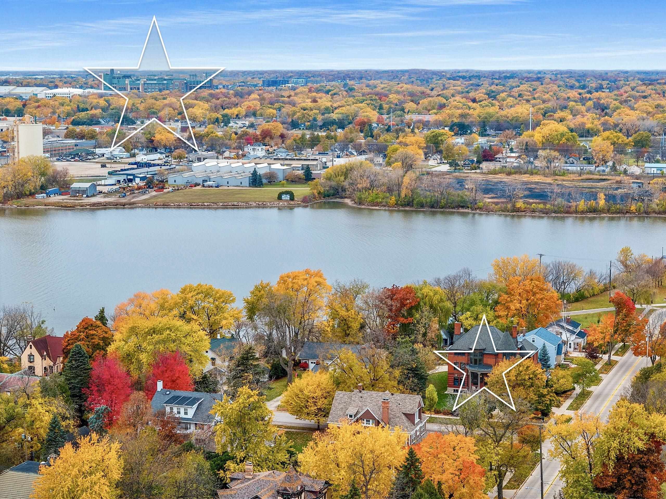 902 S MADISON Street