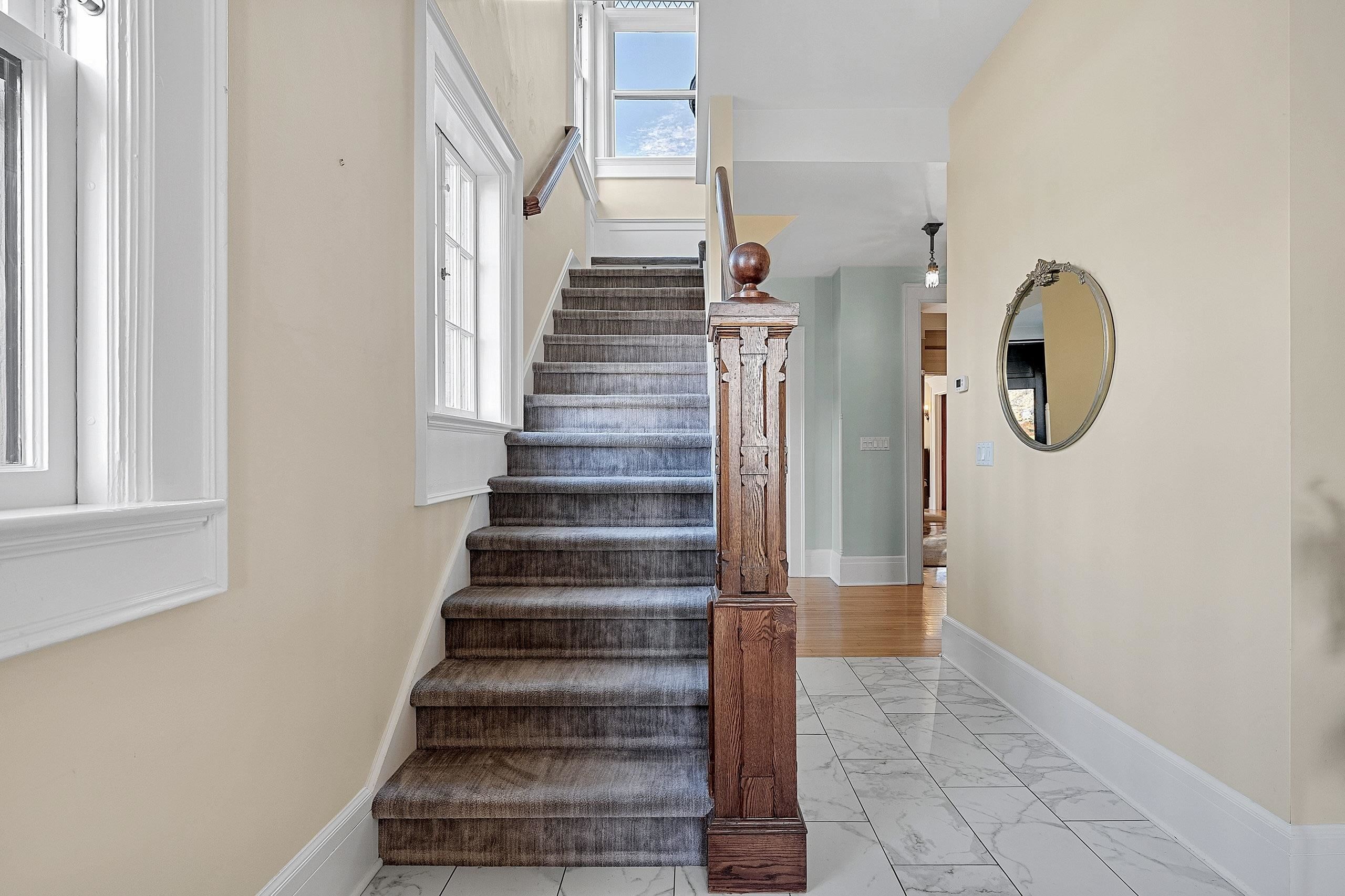 902 S MADISON Street