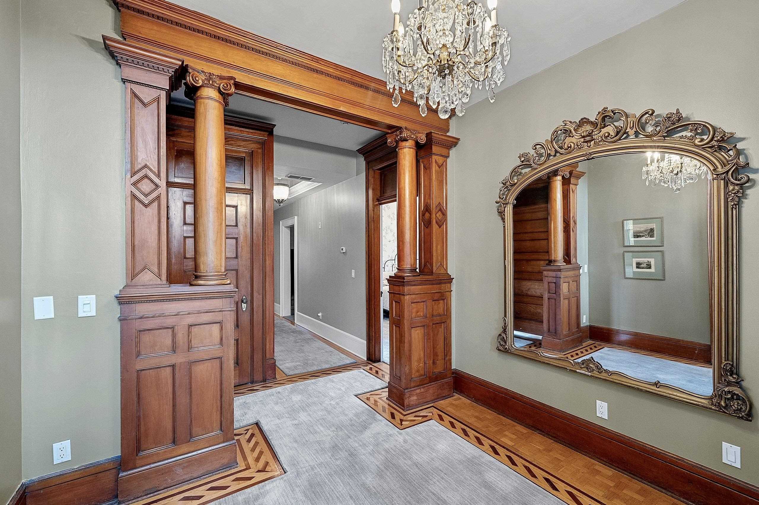 902 S MADISON Street