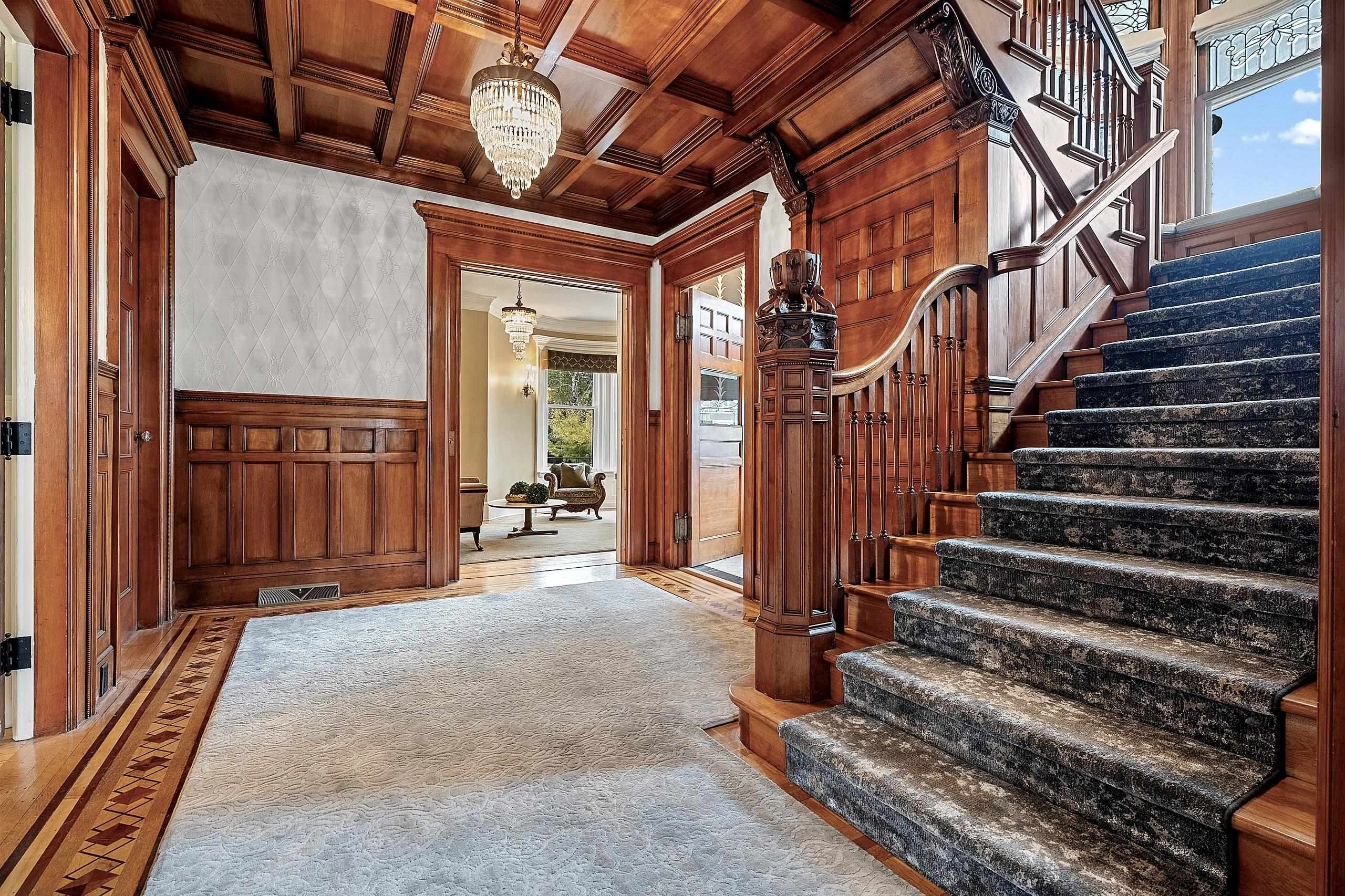 902 S MADISON Street