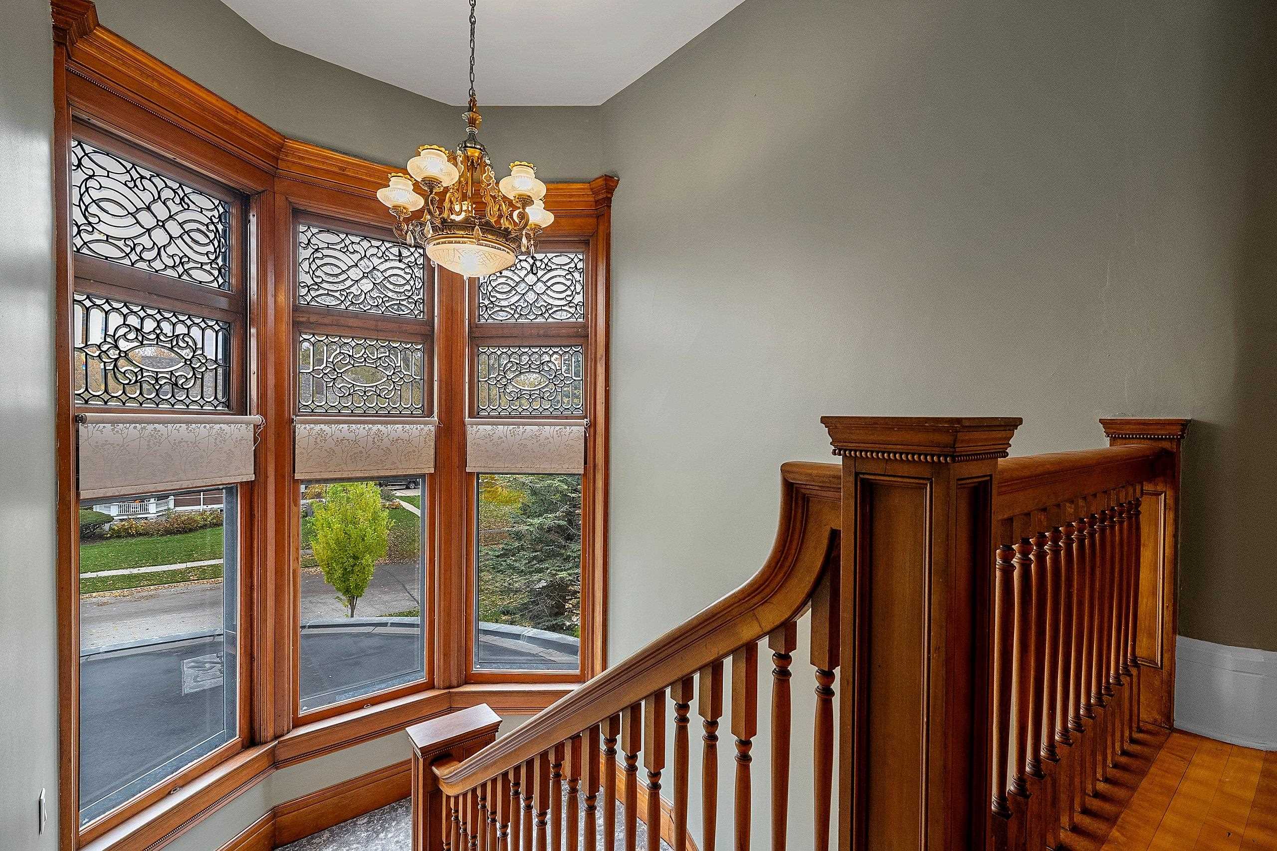 902 S MADISON Street