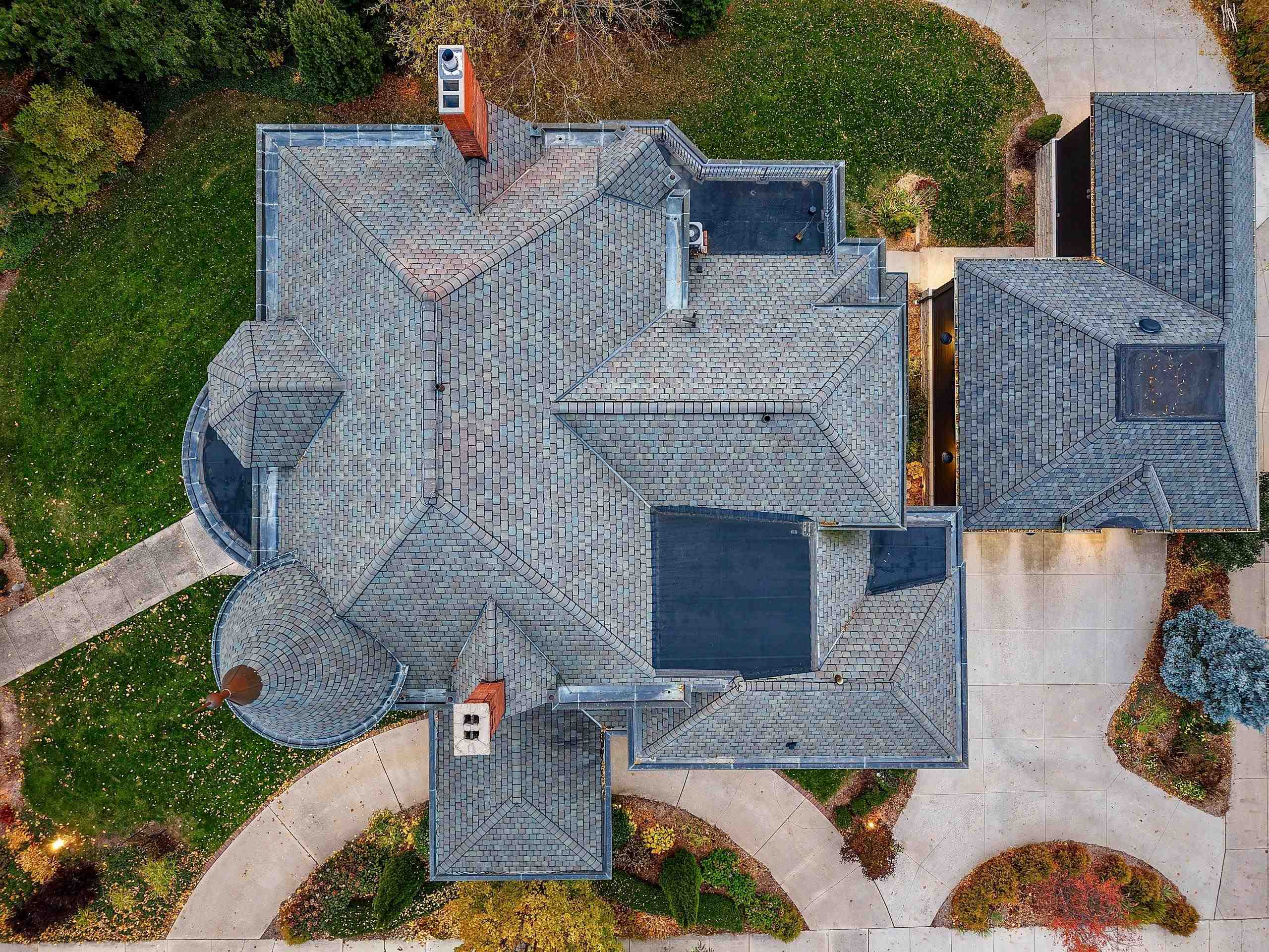 902 S MADISON Street