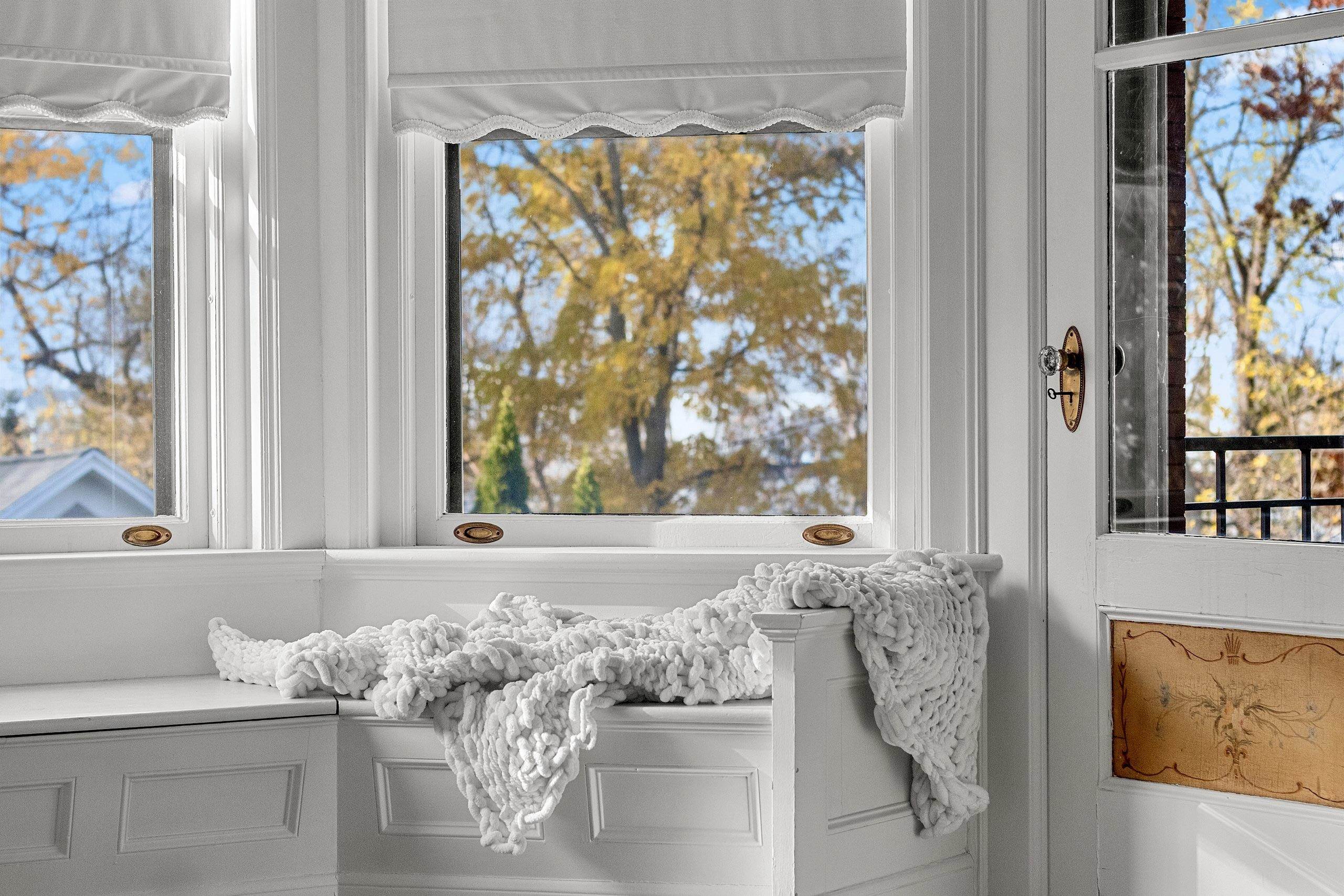 902 S MADISON Street