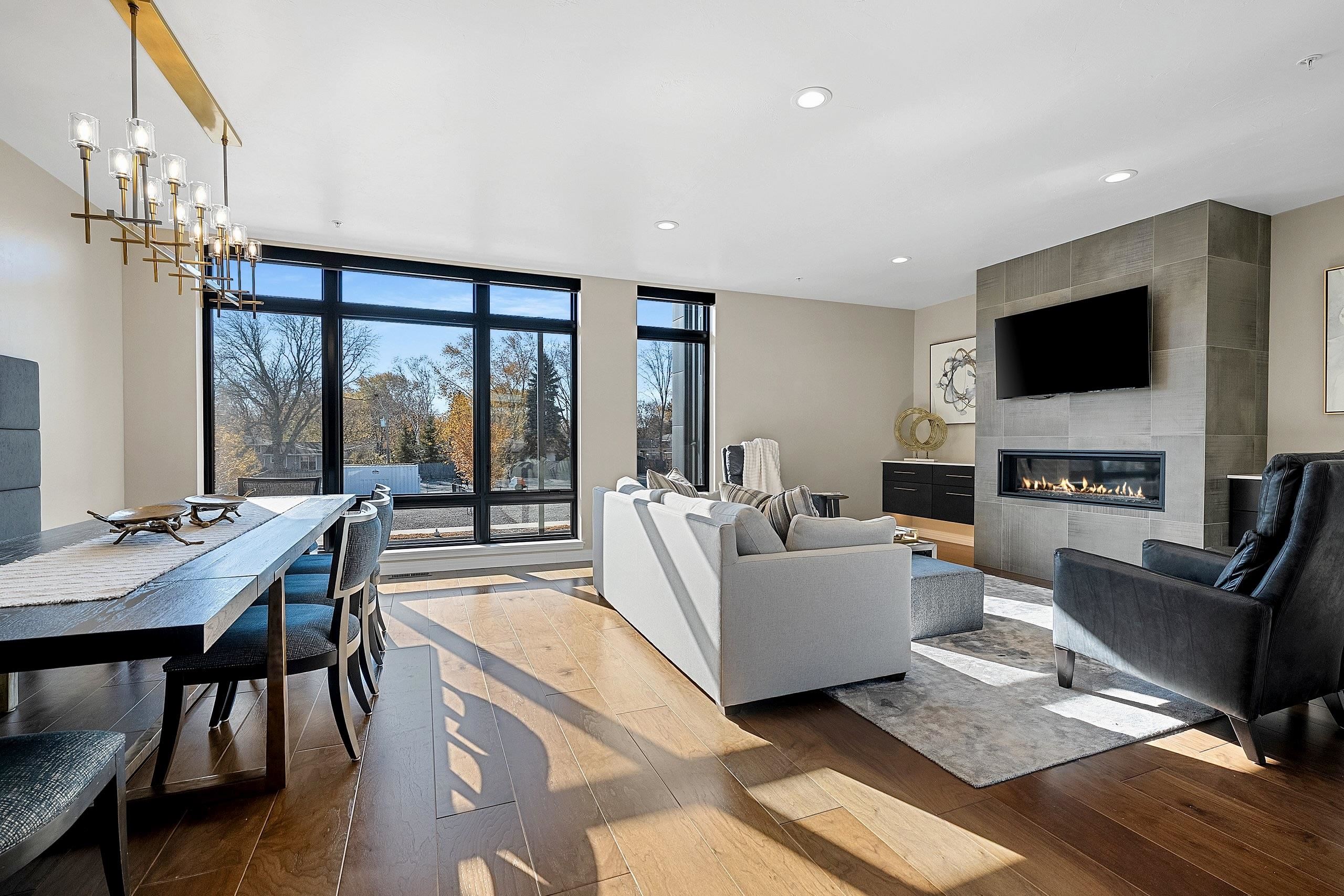 1108 BROOKWOOD Drive Unit: 22