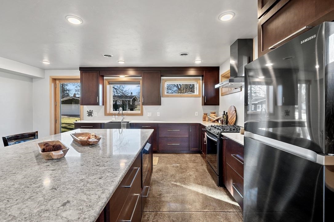 421 S ST AUGUSTINE Street