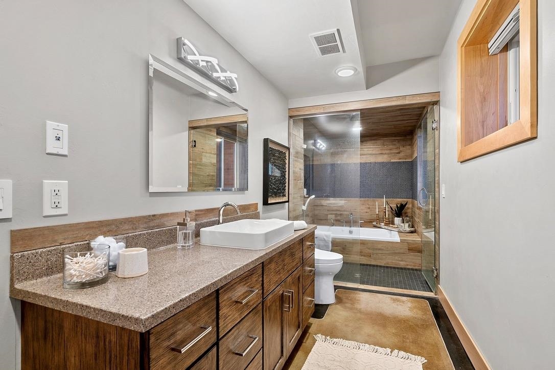 421 S ST AUGUSTINE Street