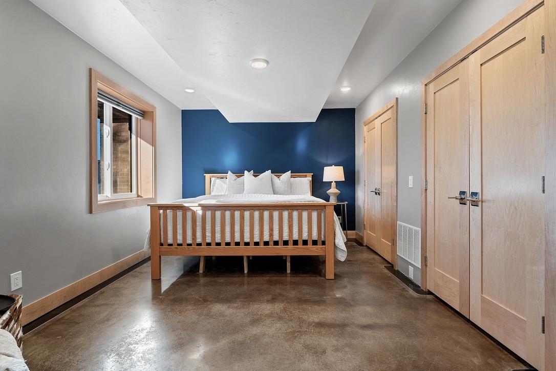 421 S ST AUGUSTINE Street