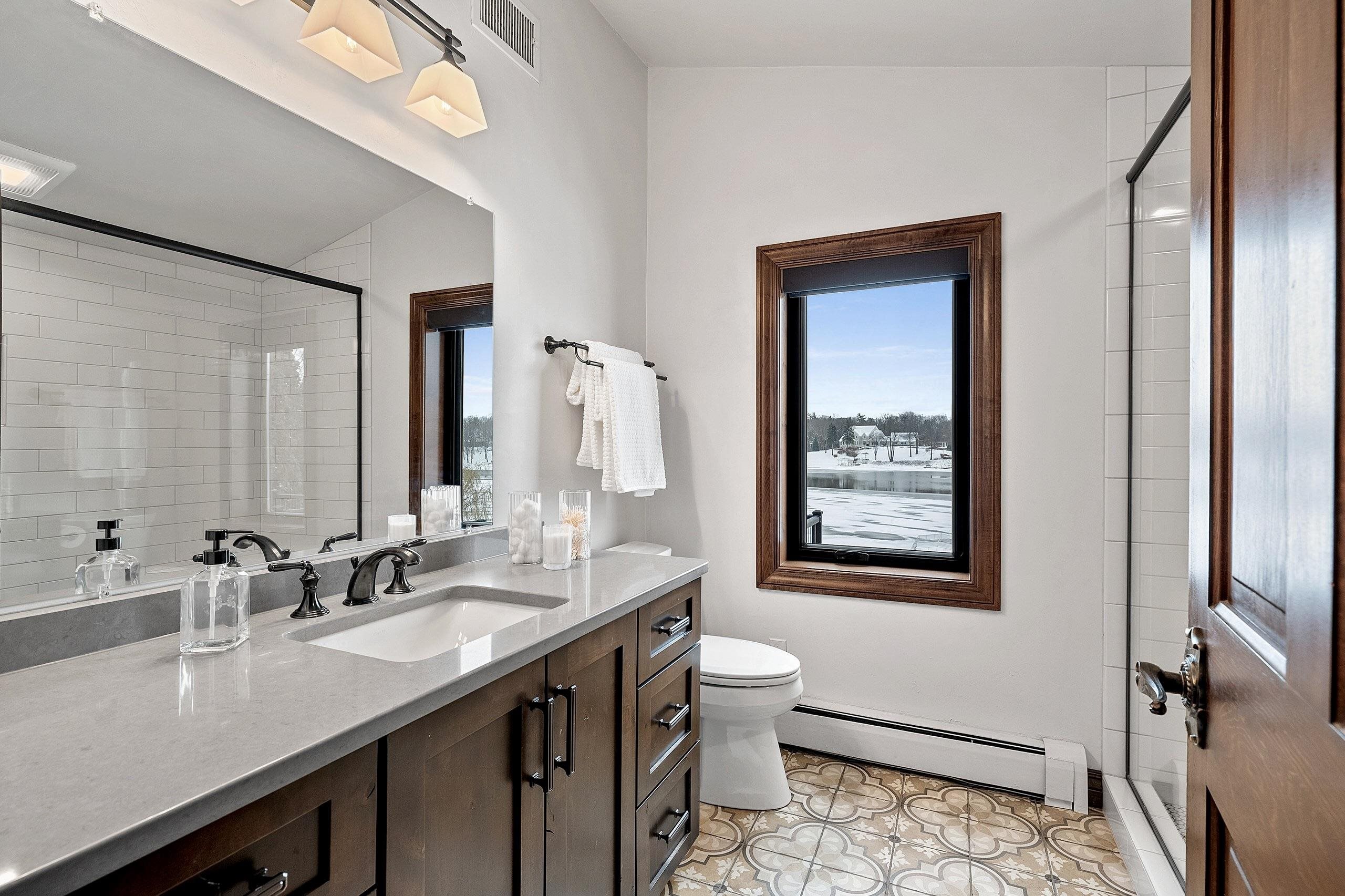 2045 LOST DAUPHIN Road