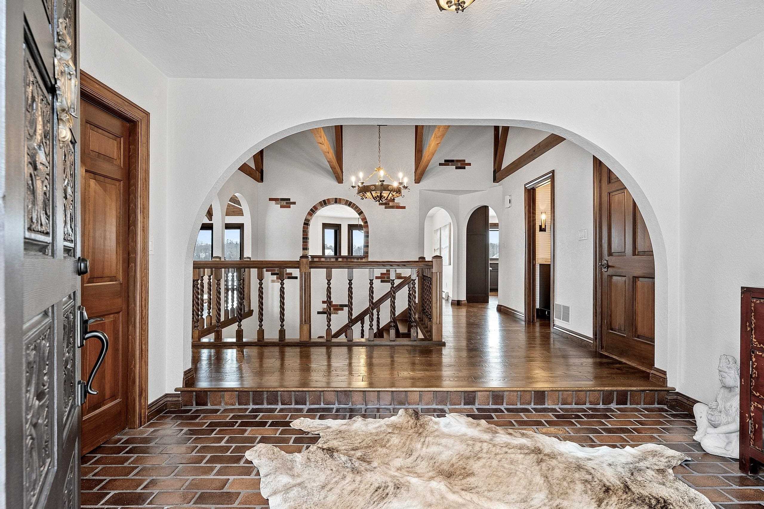 2045 LOST DAUPHIN Road