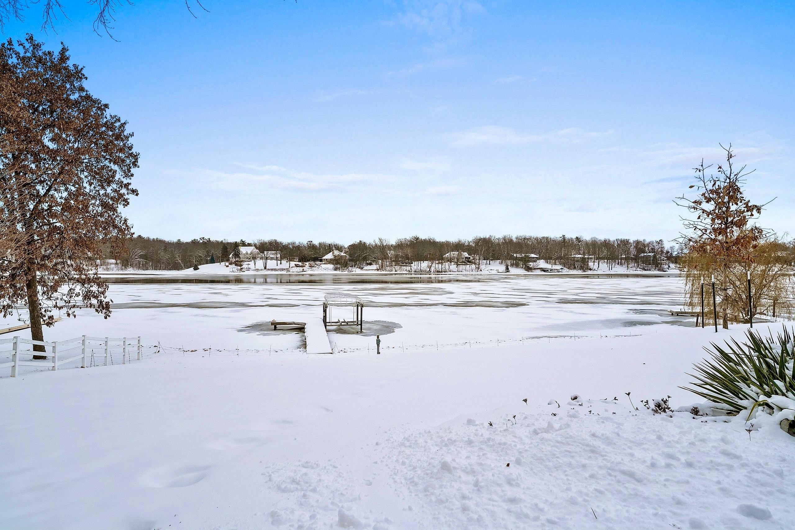 2045 LOST DAUPHIN Road