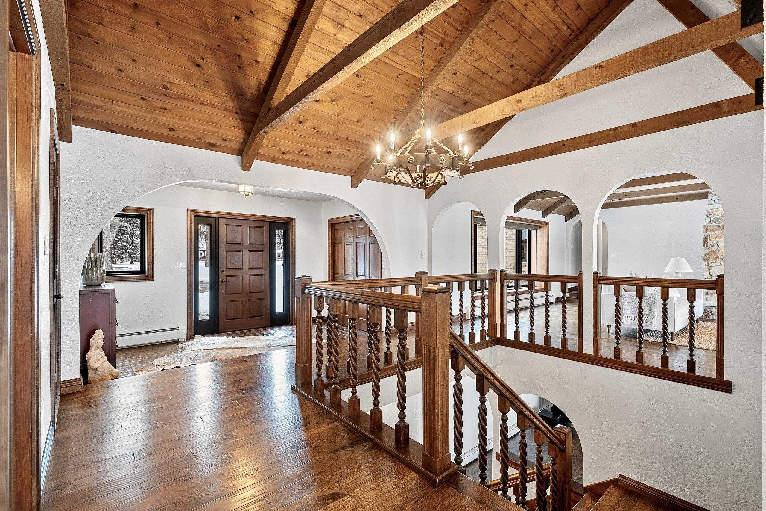 2045 LOST DAUPHIN Road